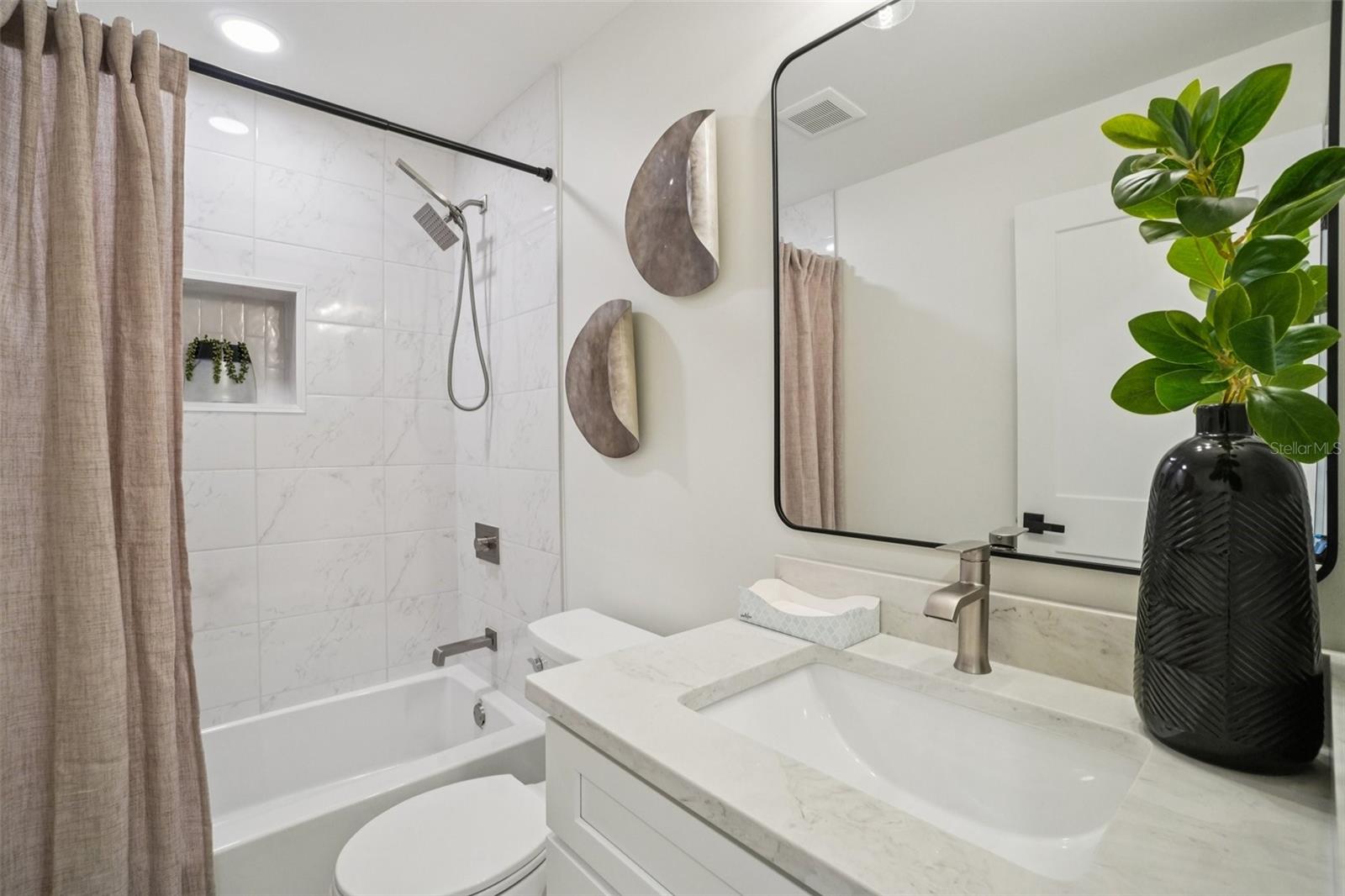 3123 W La Salle St Property Photo 29