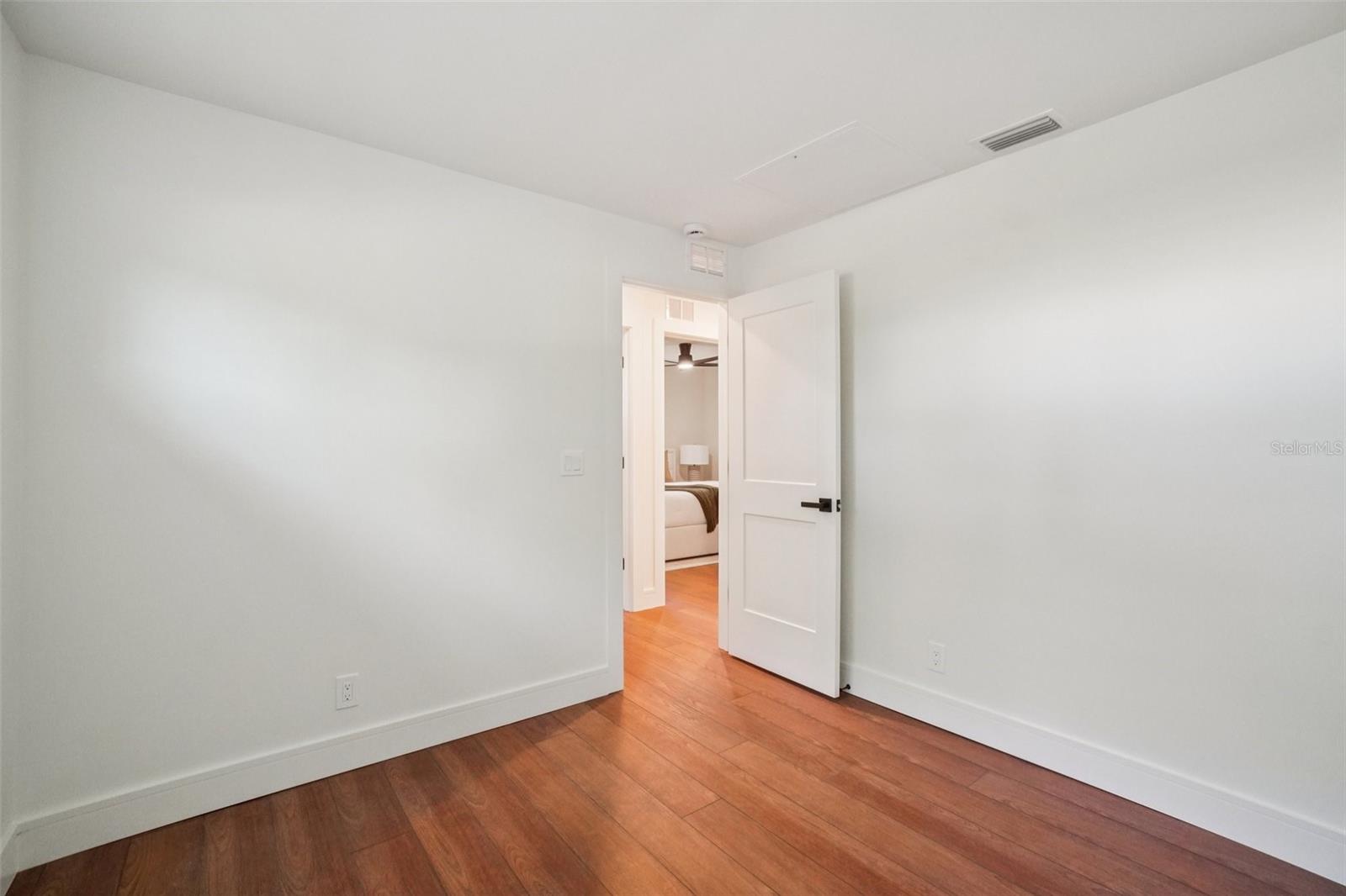 3123 W La Salle St Property Photo 33