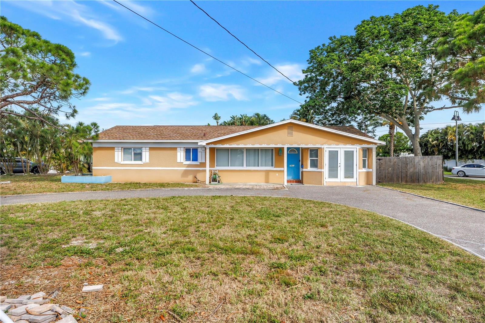 7901 Causeway Blvd S Property Photo 4