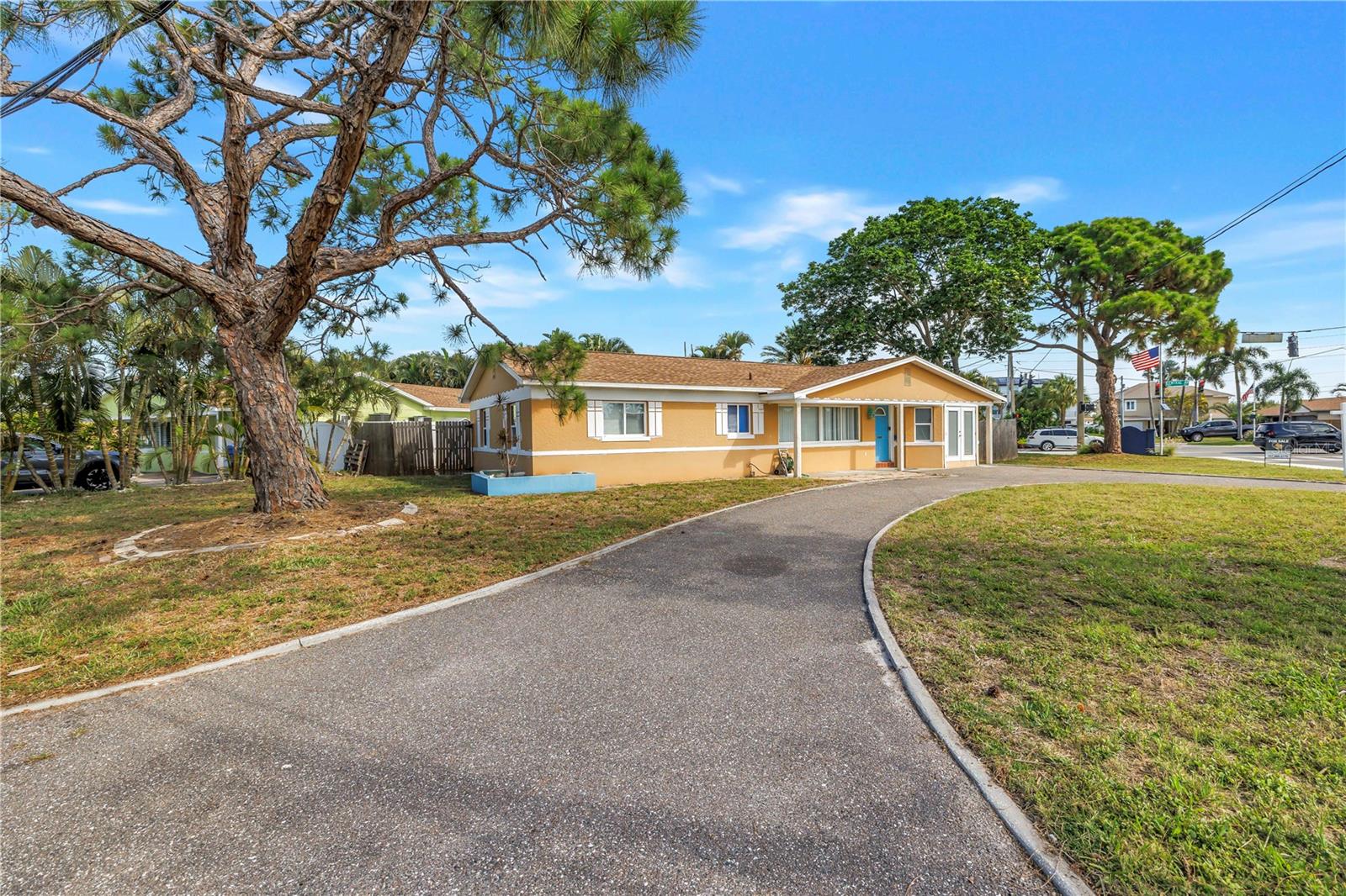 7901 Causeway Blvd S Property Photo 5