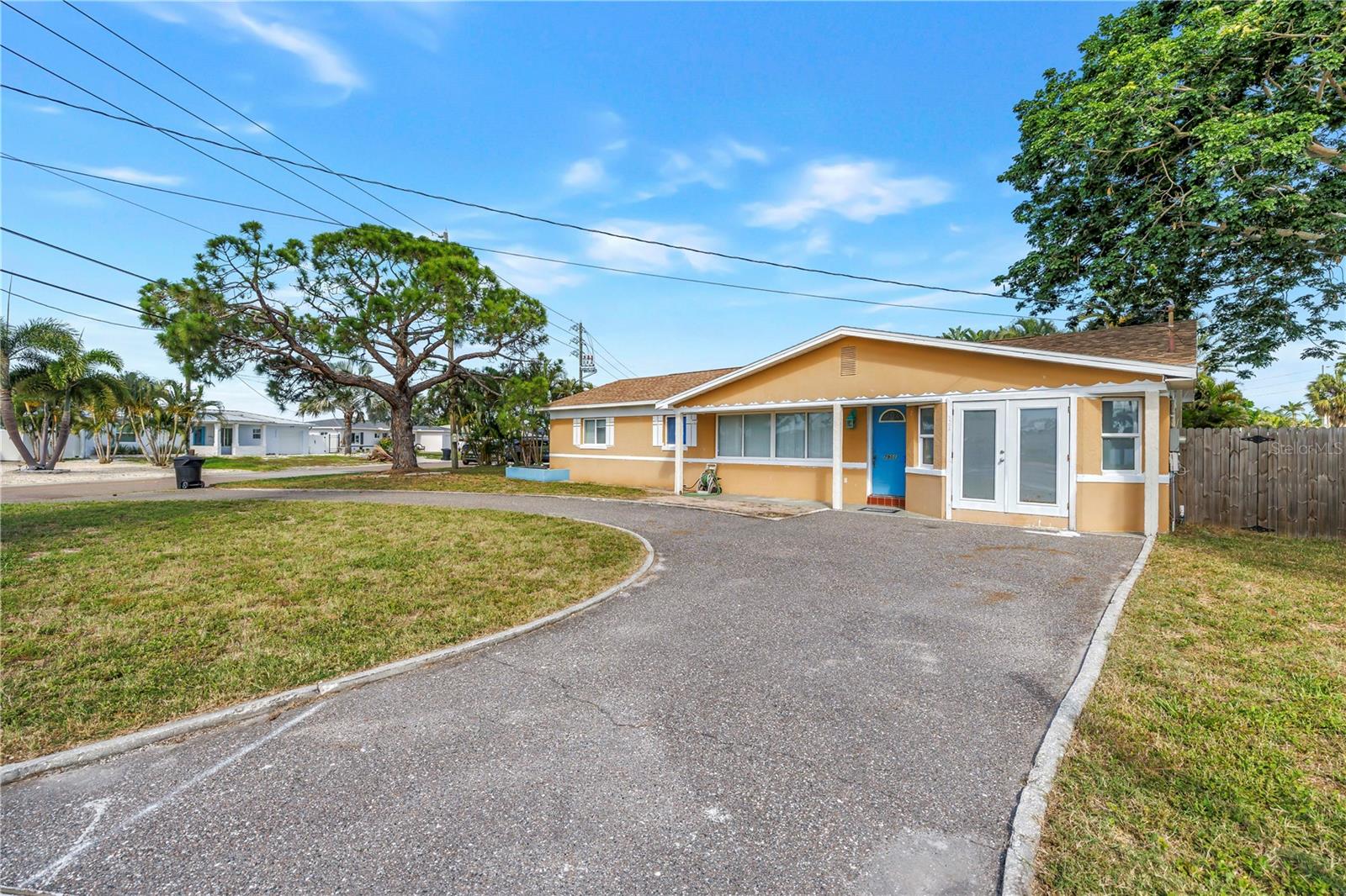 7901 Causeway Blvd S Property Photo 6