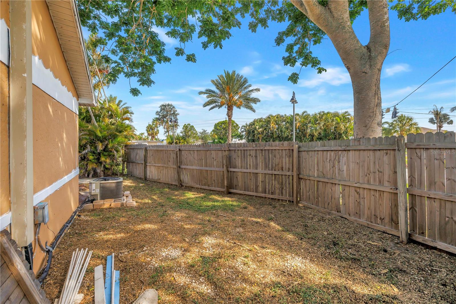 7901 Causeway Blvd S Property Photo 14