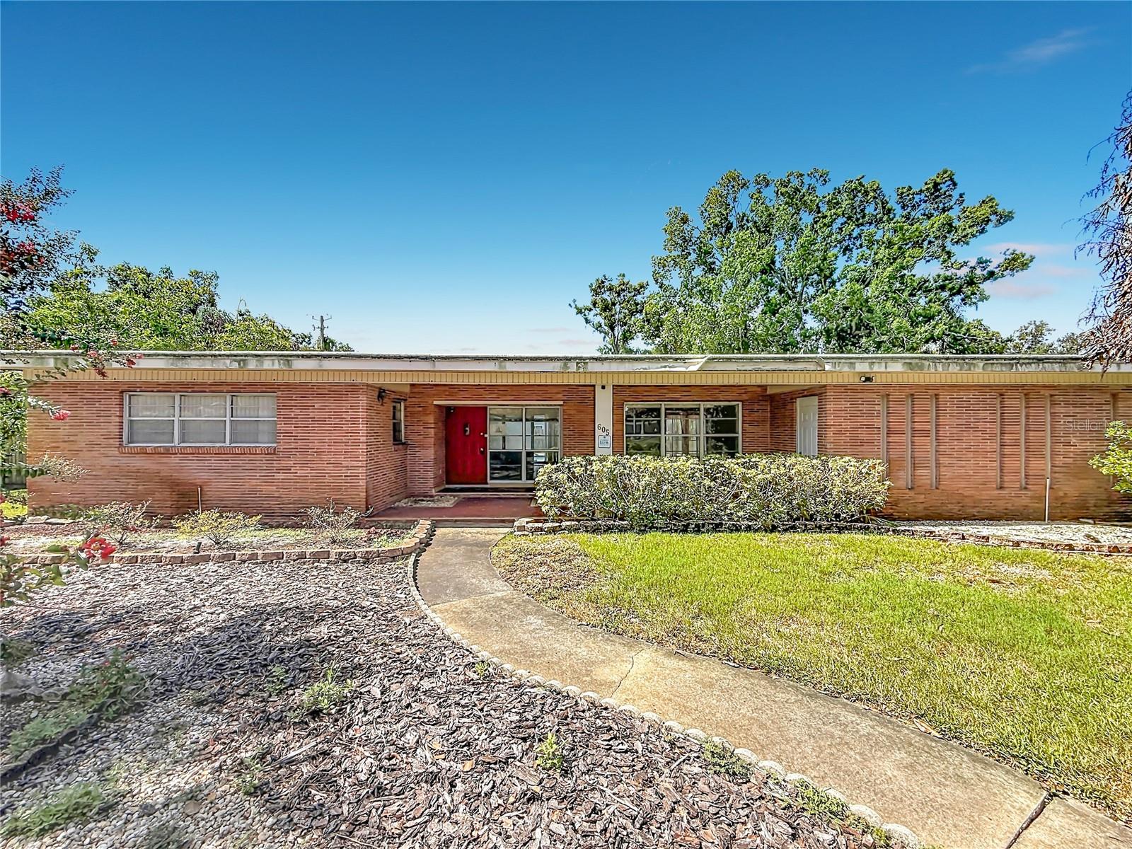 605 Courtney Dr Property Photo 2