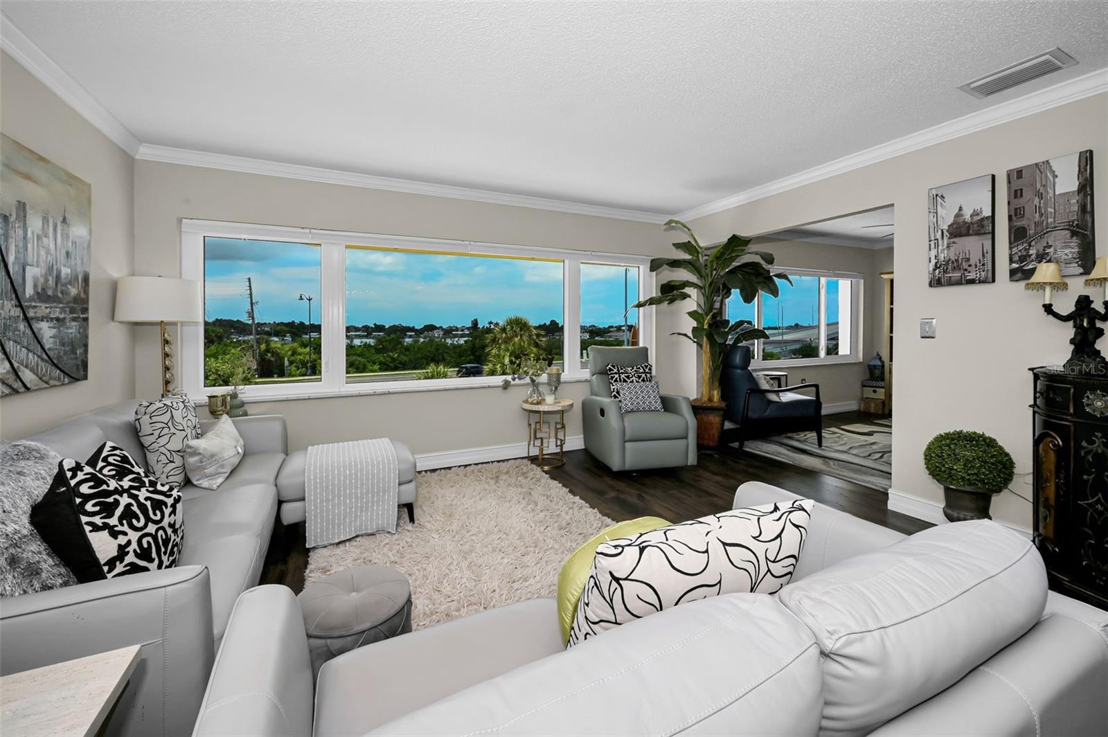100 Bluff View Dr #211c Property Photo 5