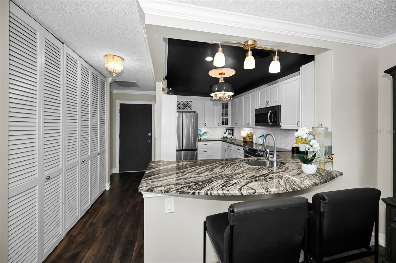 100 Bluff View Dr #211c Property Photo 19