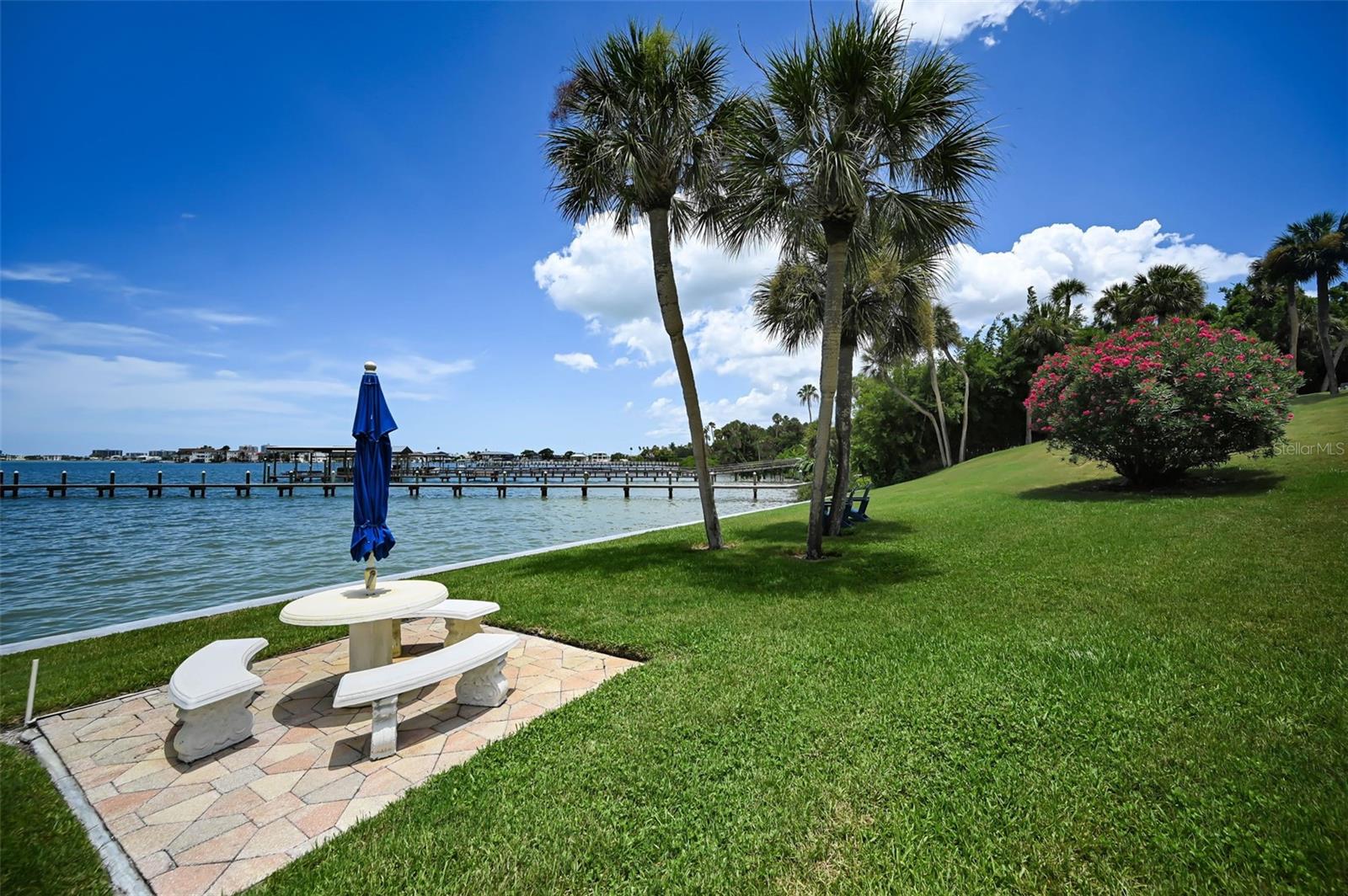 100 Bluff View Dr #211c Property Photo 43
