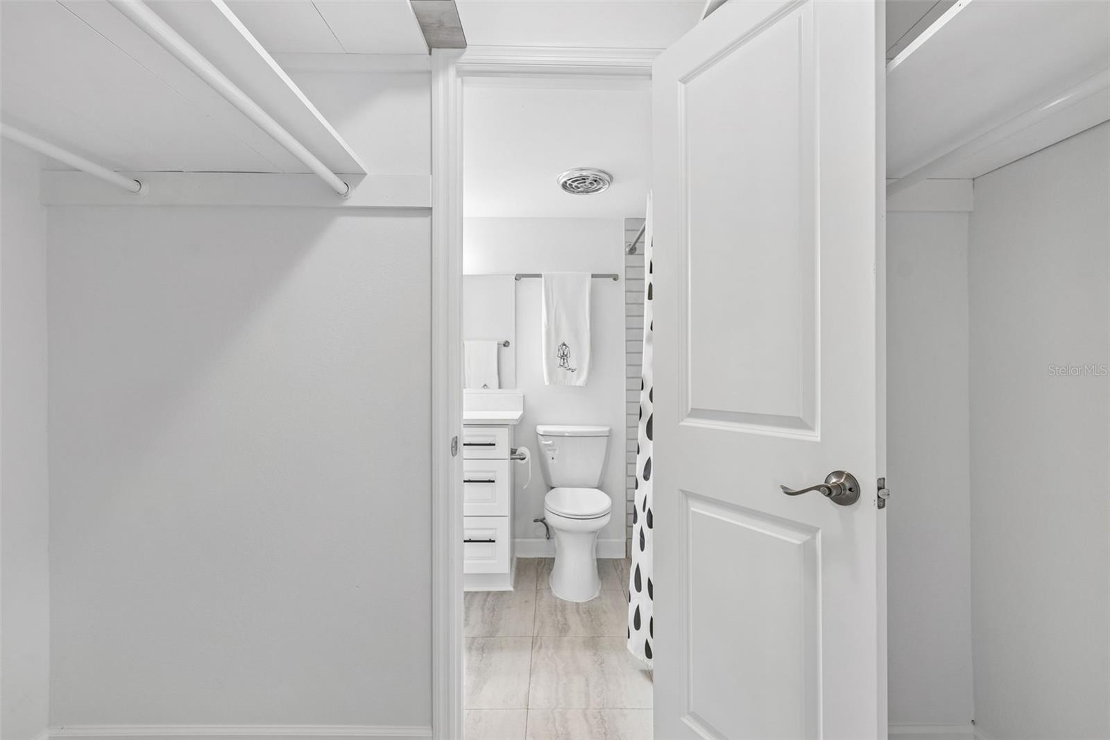 552 Plaza Seville Ct #97 Property Photo 17
