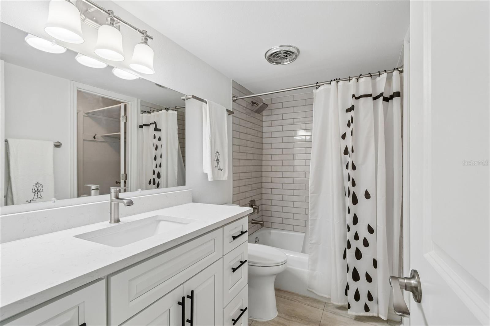 552 Plaza Seville Ct #97 Property Photo 20