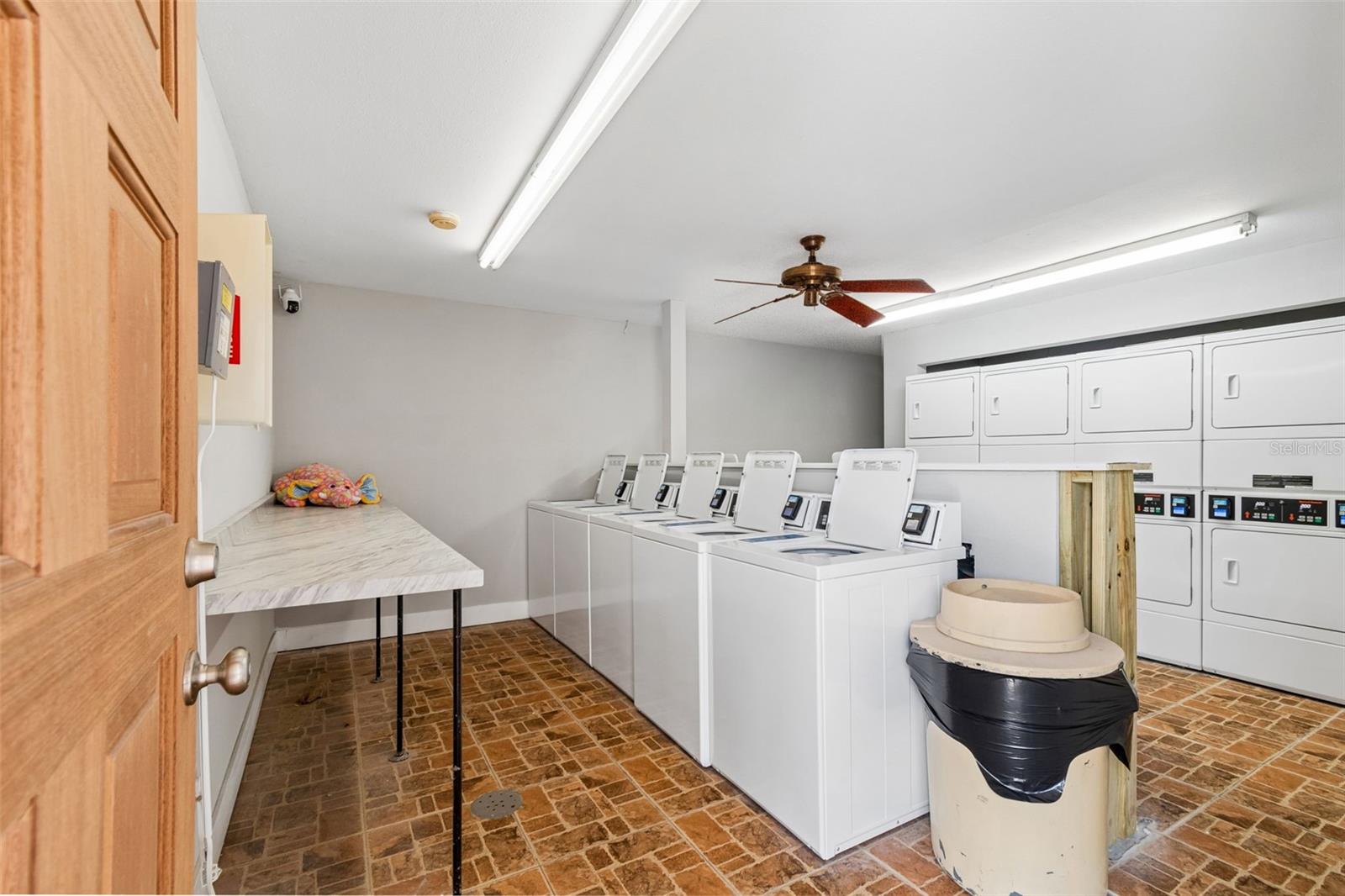 552 Plaza Seville Ct #97 Property Photo 28