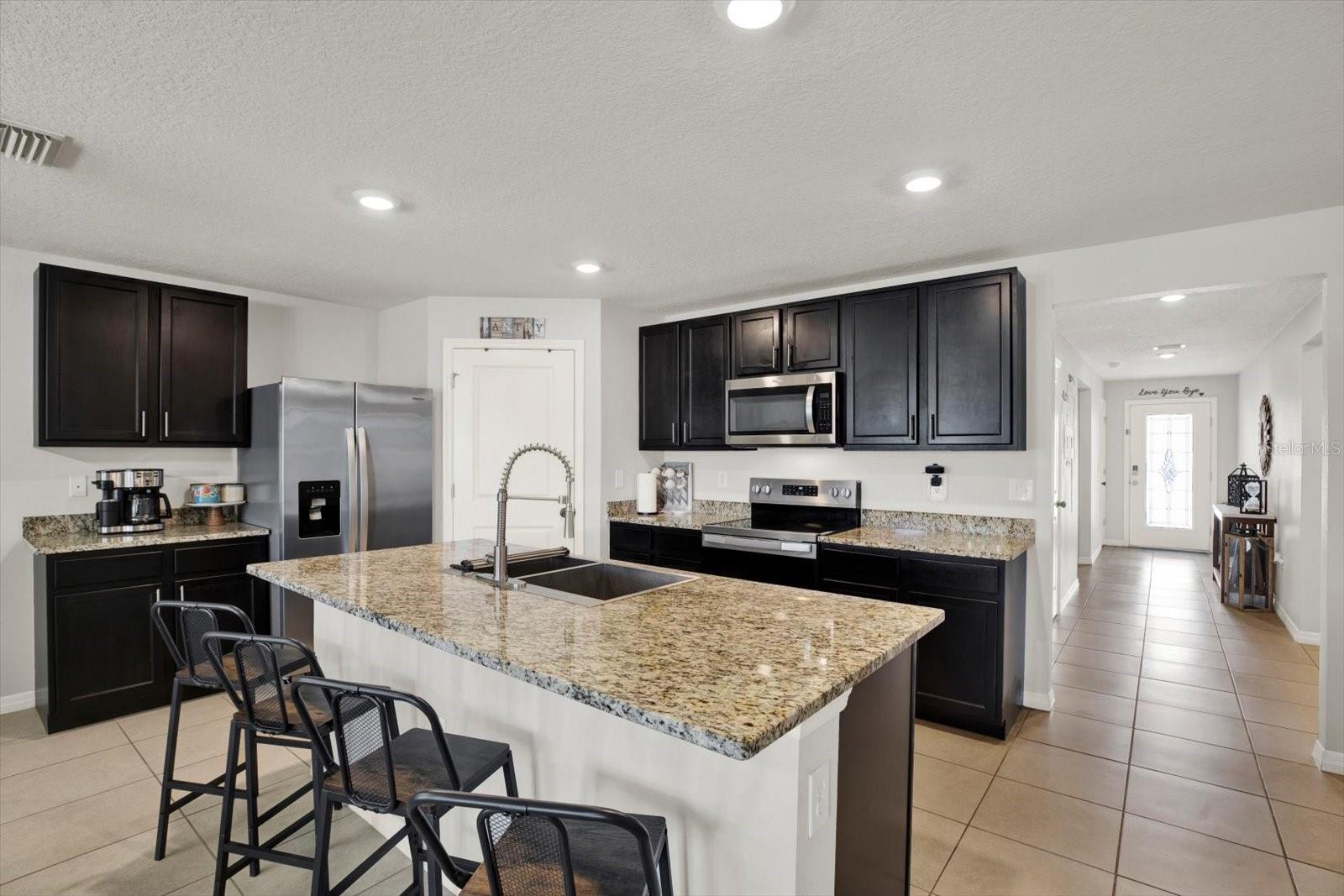 1013 Tidal Rock Ave Property Photo 4