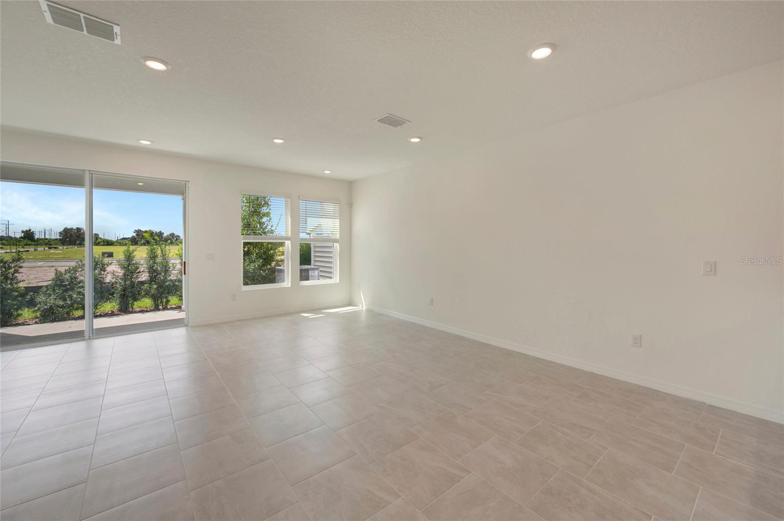 6353 Jensen View Ave Property Photo 8