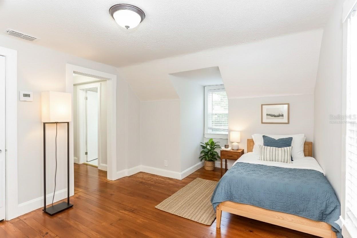 4571 Park St Property Photo 5