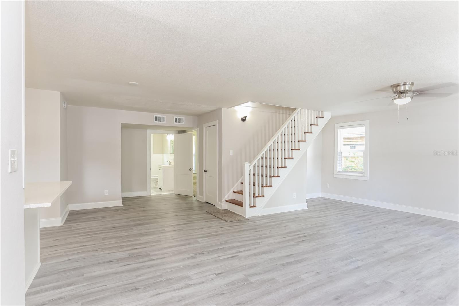 4571 Park St Property Photo 10
