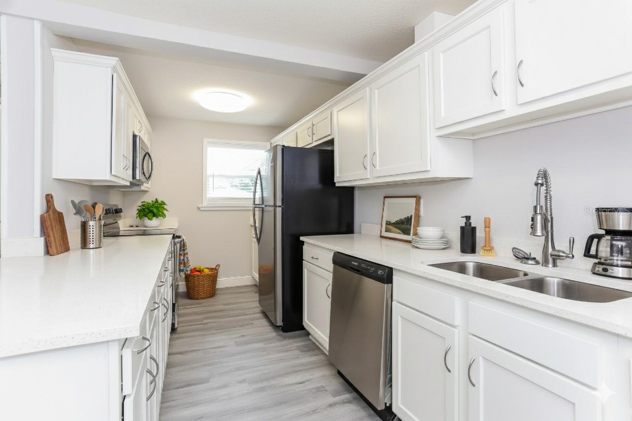 4571 Park St Property Photo 11