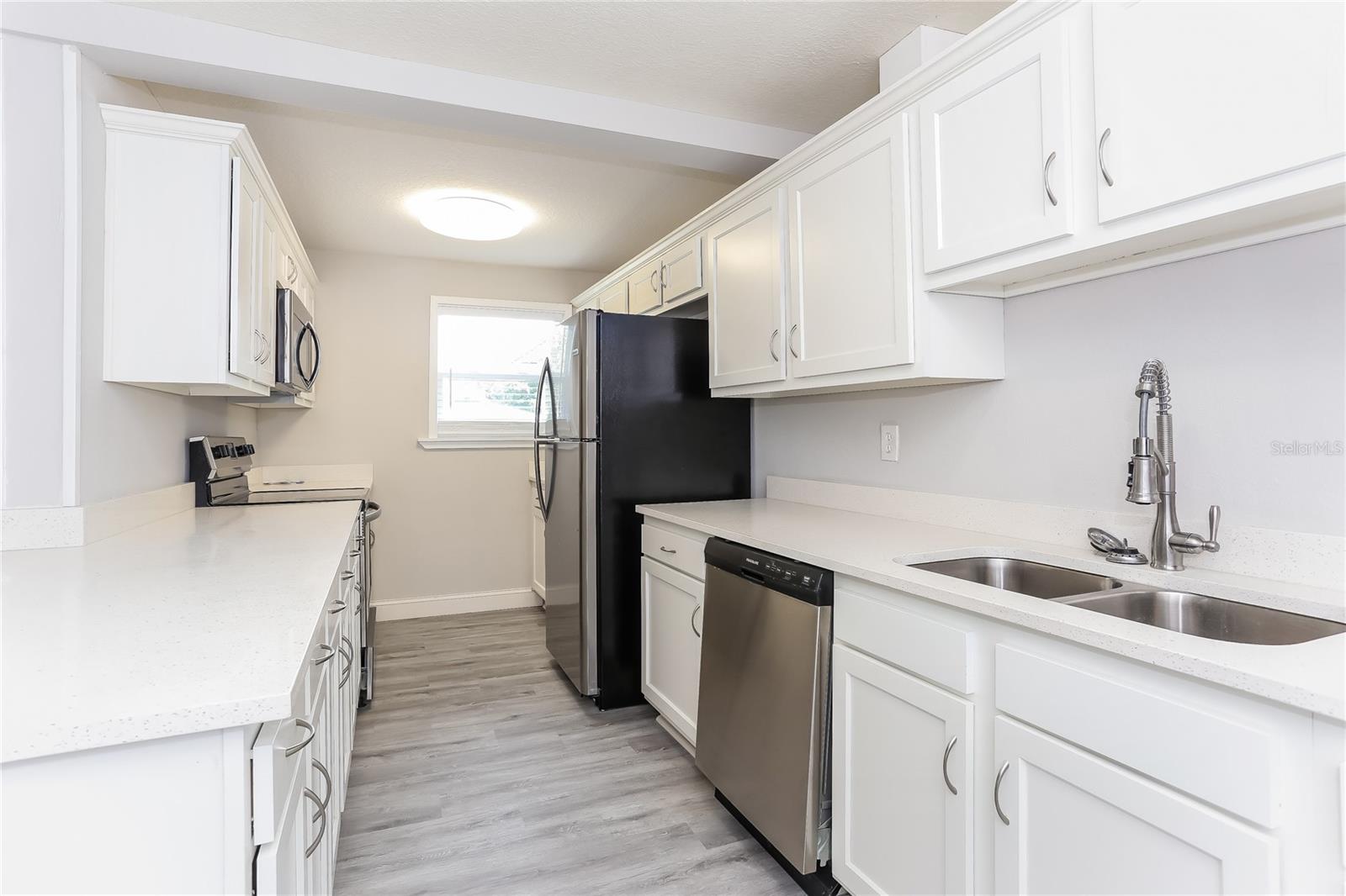 4571 Park St Property Photo 12