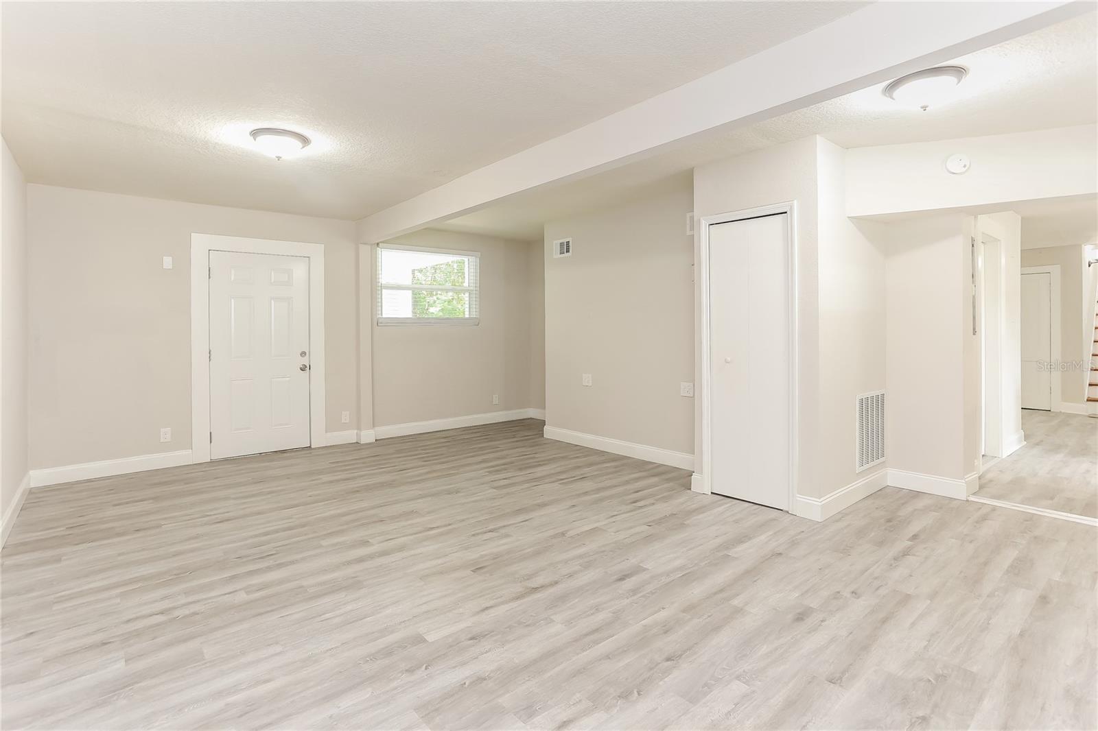 4571 Park St Property Photo 14
