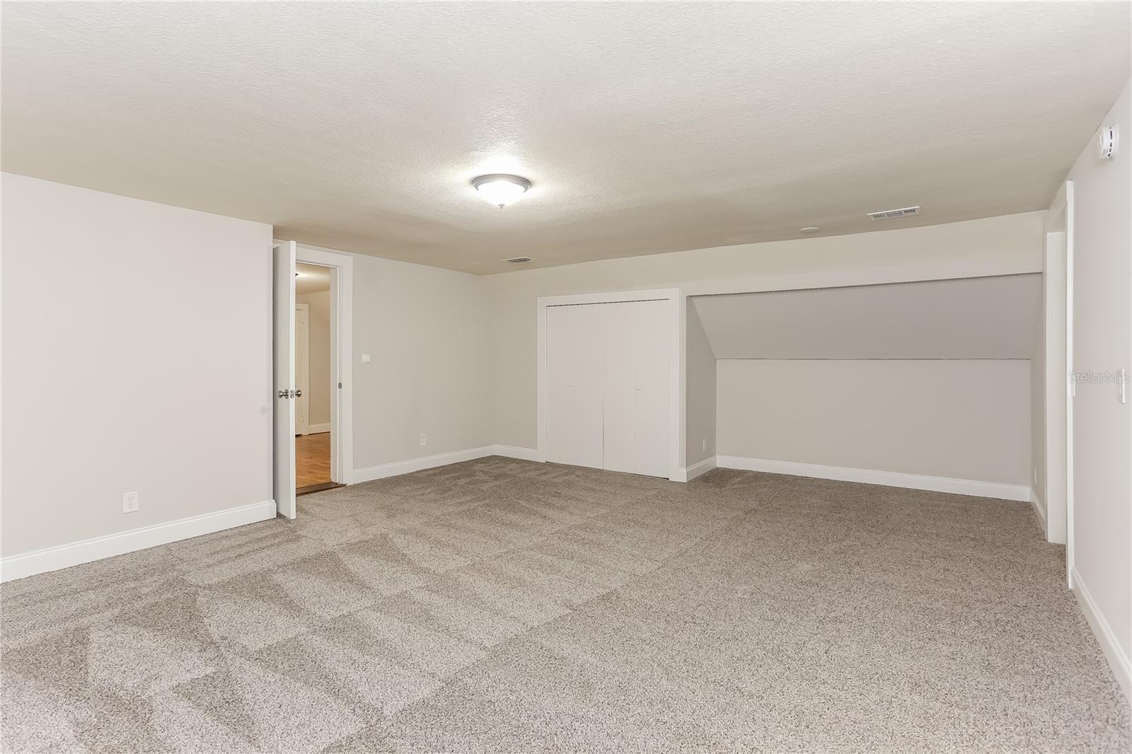 4571 Park St Property Photo 16