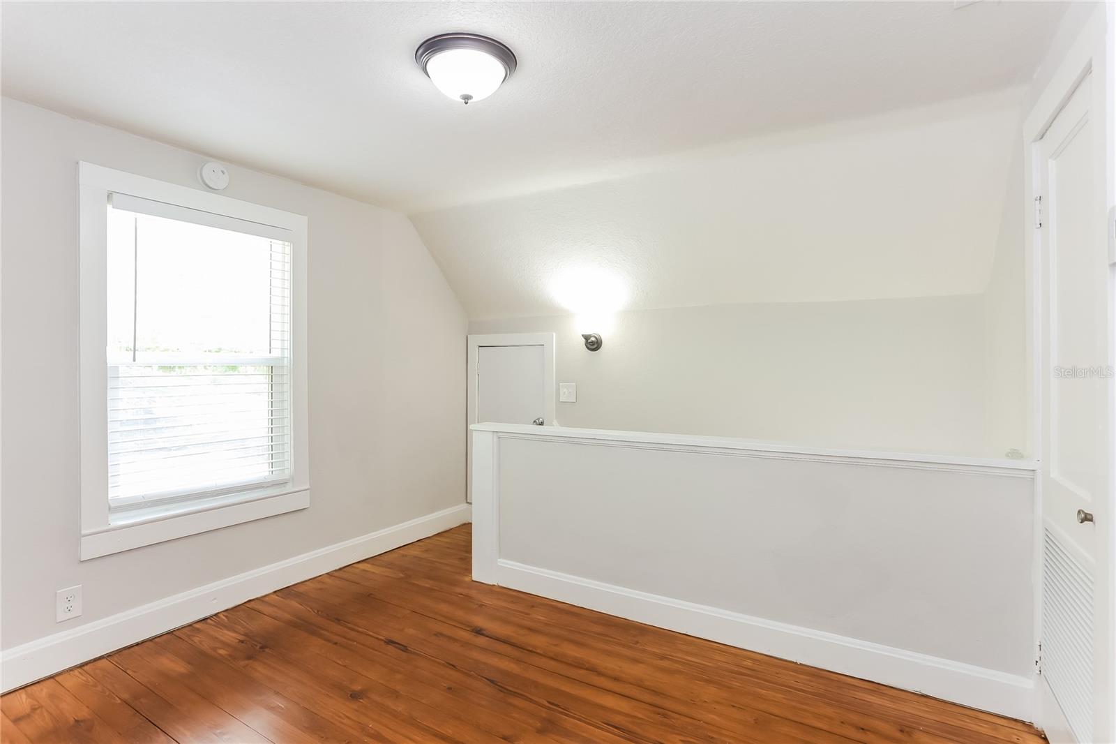 4571 Park St Property Photo 18
