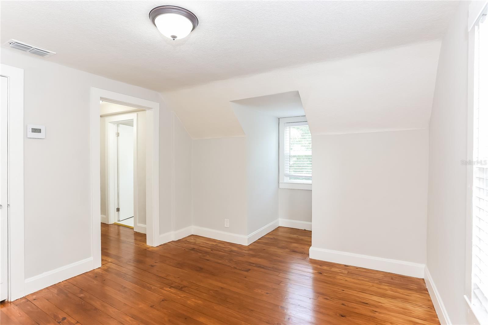 4571 Park St Property Photo 19