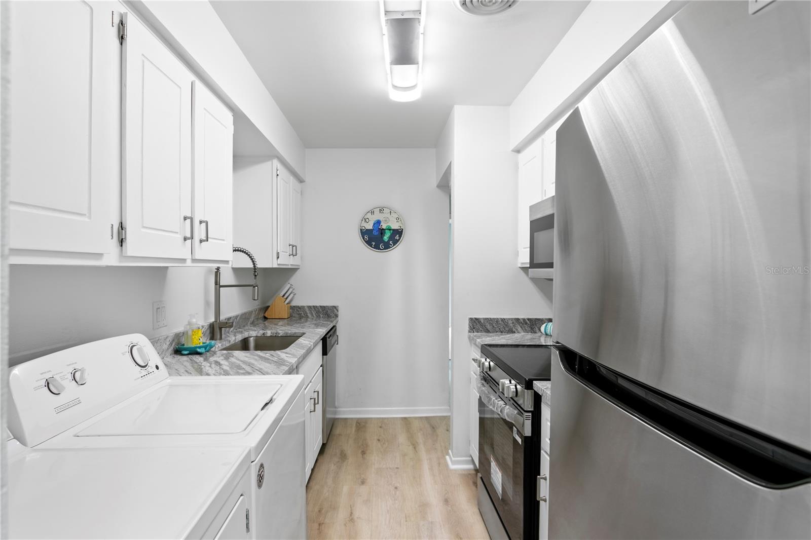 501 E Bay Dr #104 Property Photo 14