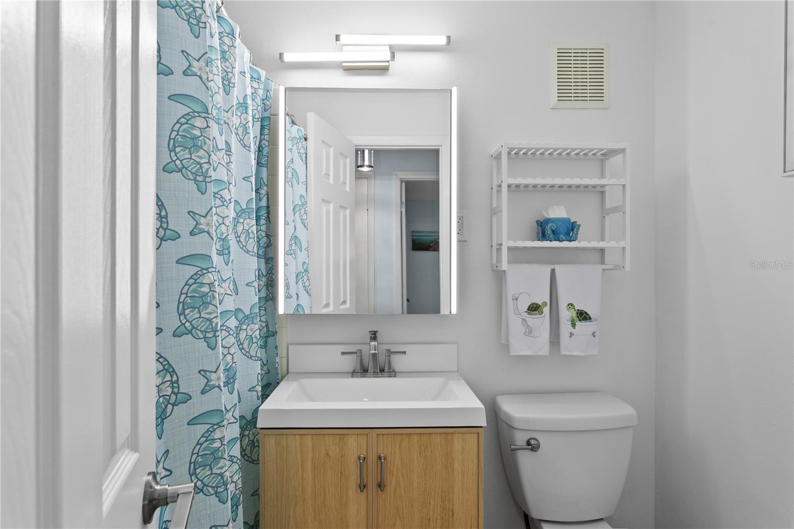 501 E Bay Dr #104 Property Photo 16
