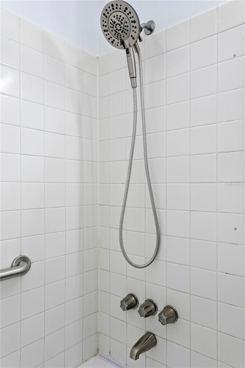 501 E Bay Dr #104 Property Photo 17