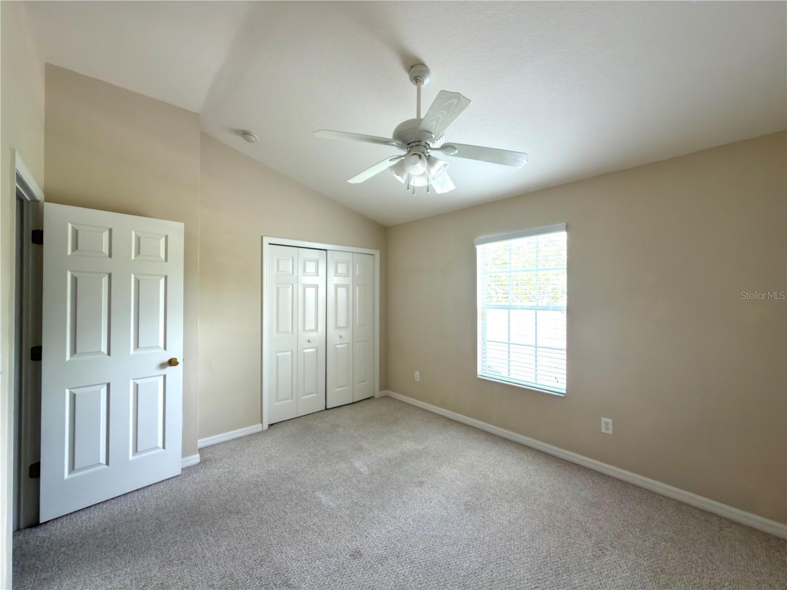 2437 Earlswood Ct Property Photo 3