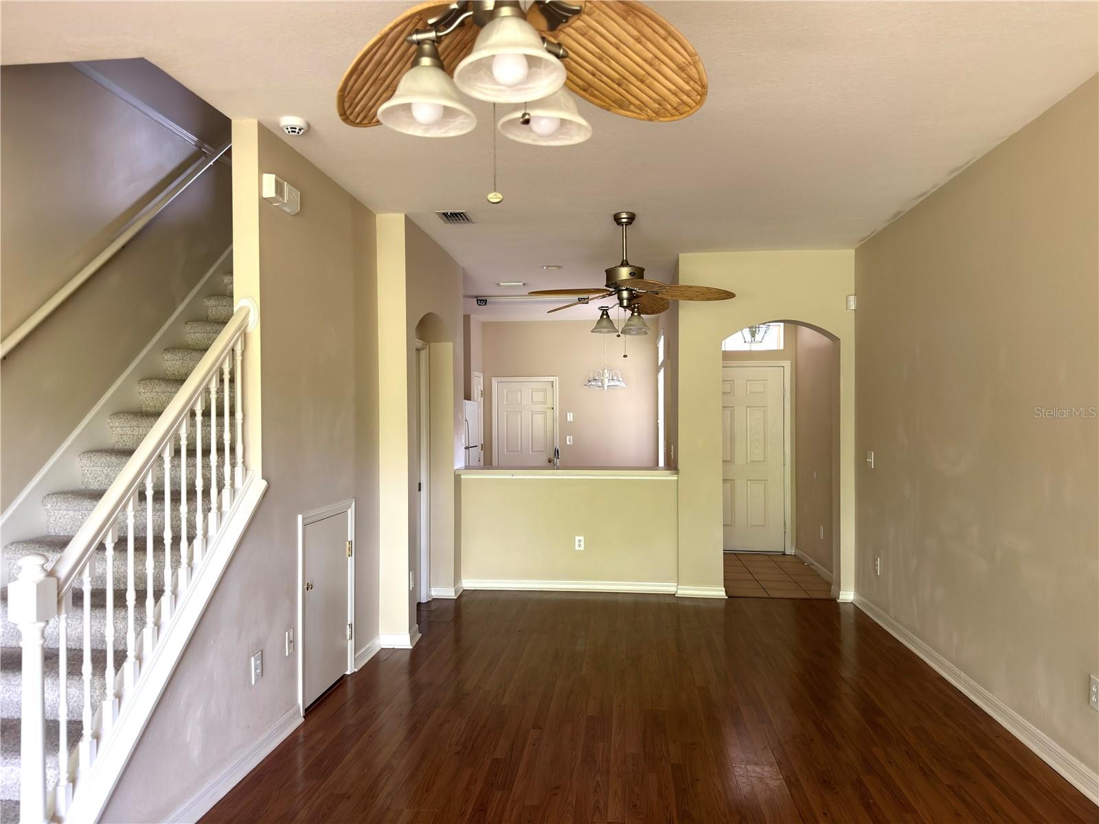 2437 Earlswood Ct Property Photo 7