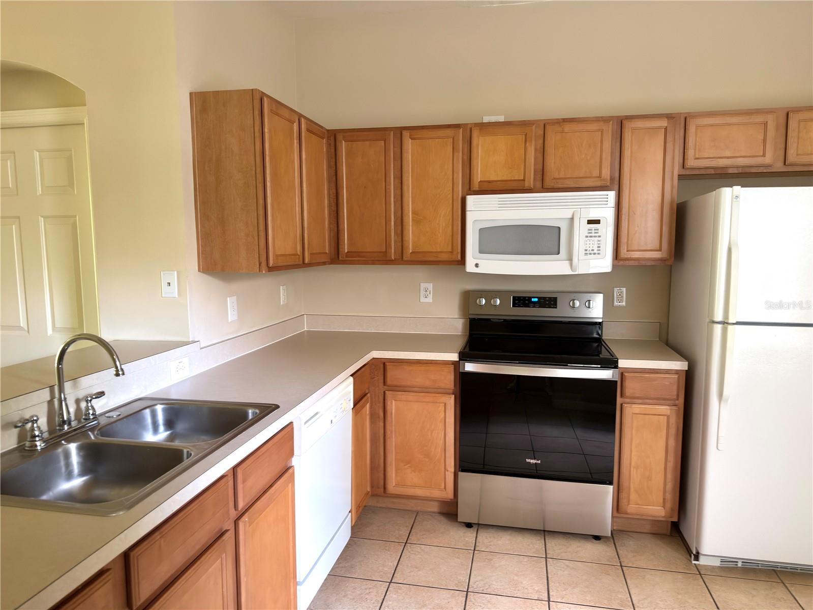 2437 Earlswood Ct Property Photo 13