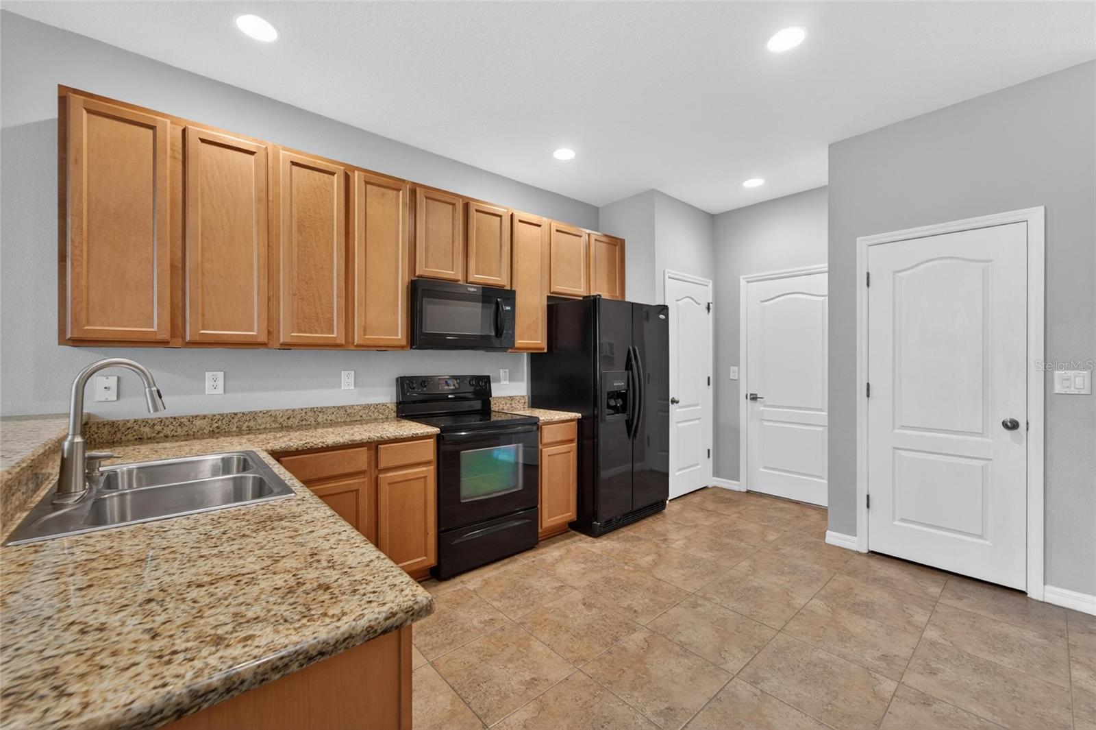 5028 White Sanderling Ct Property Photo 10