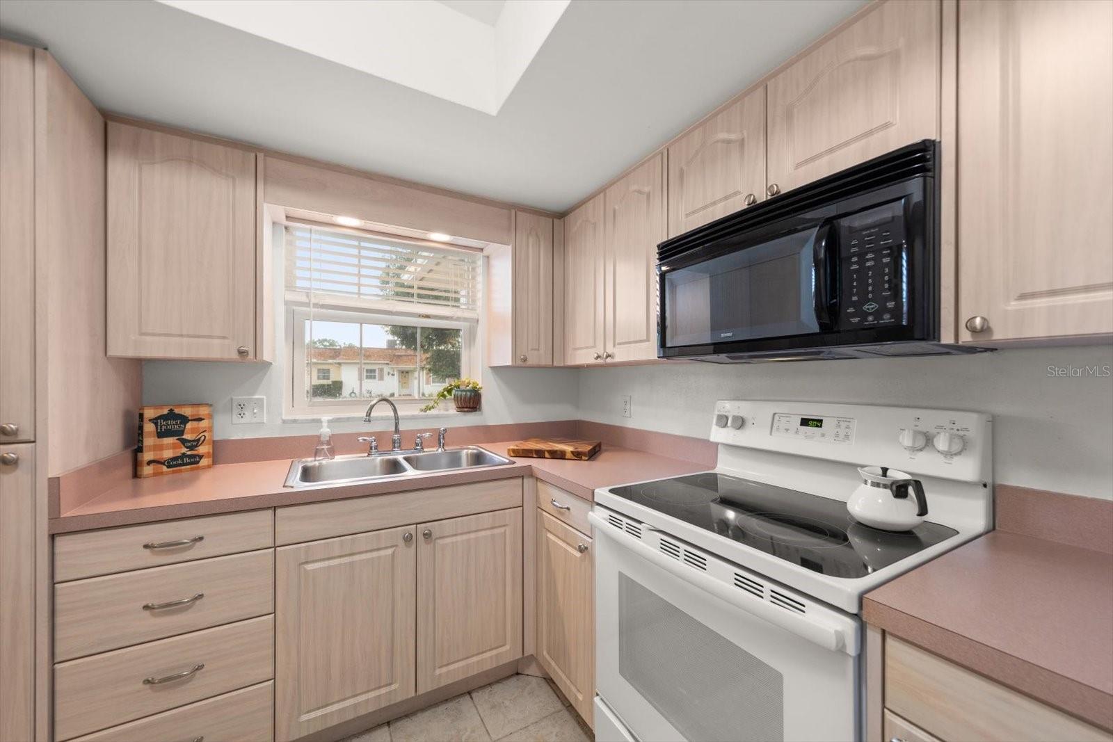 1668 S Lake Ave #2 Property Photo 5