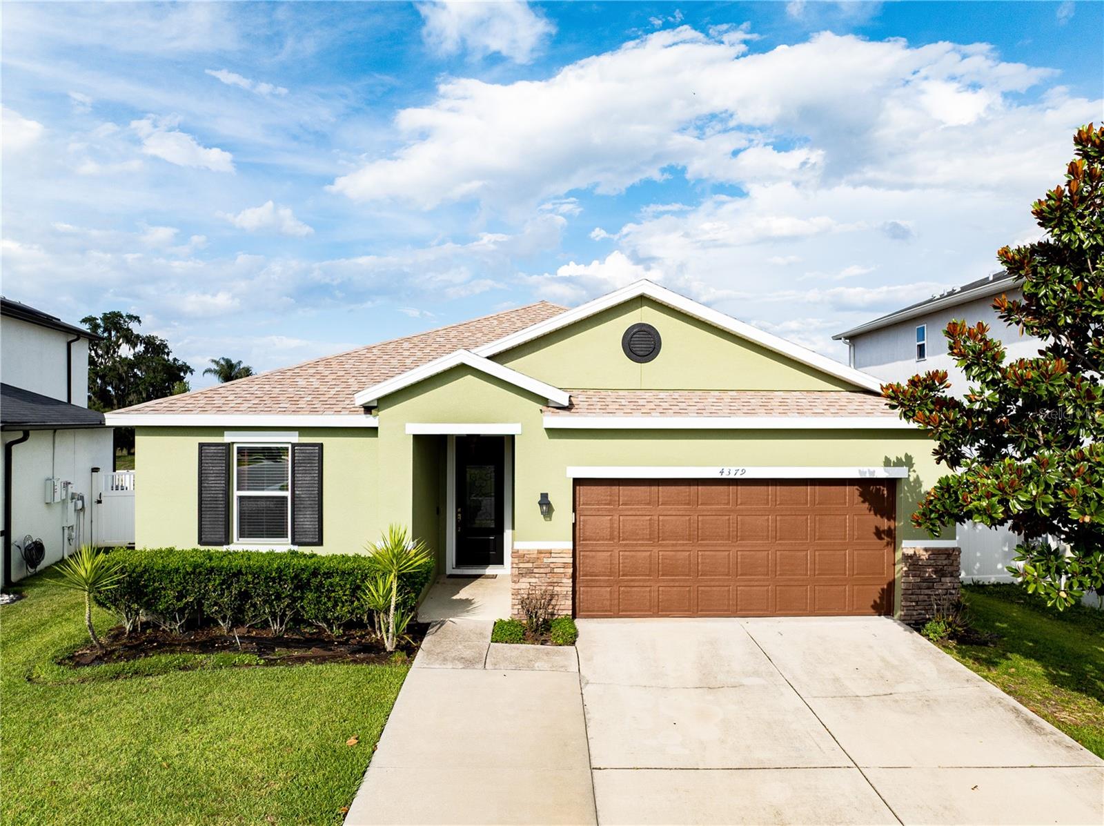 4379 Moon Shadow Loop Property Photo 1