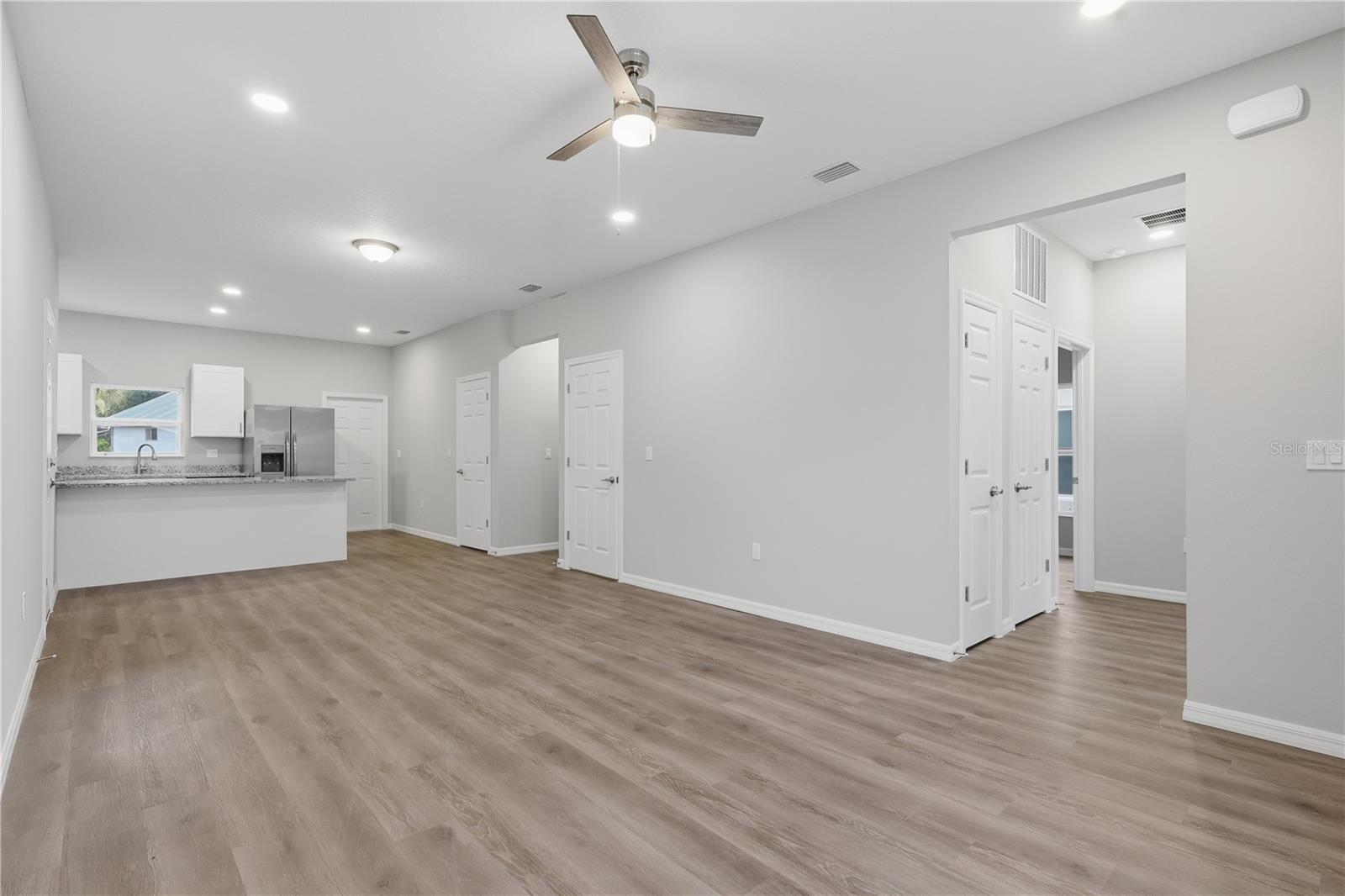 5029 Finders Ct Property Photo 3