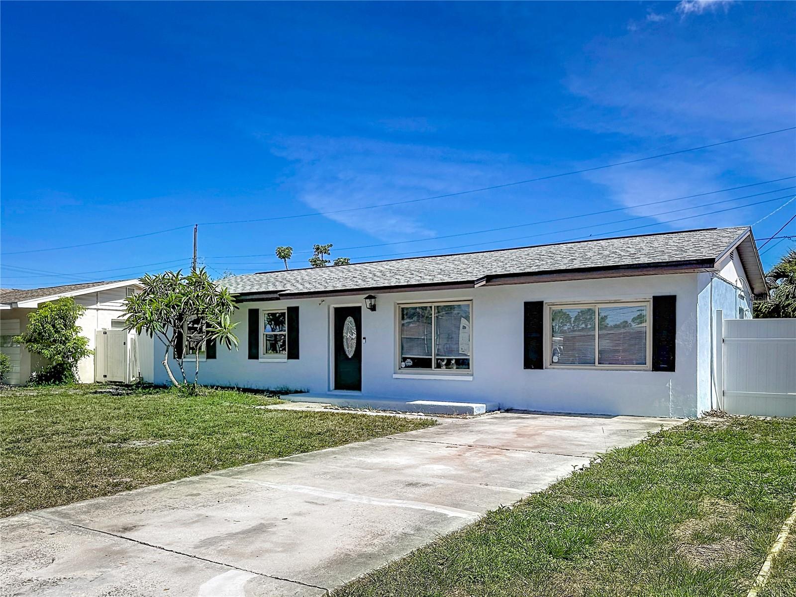 7505 W Ellicott St Property Photo 1