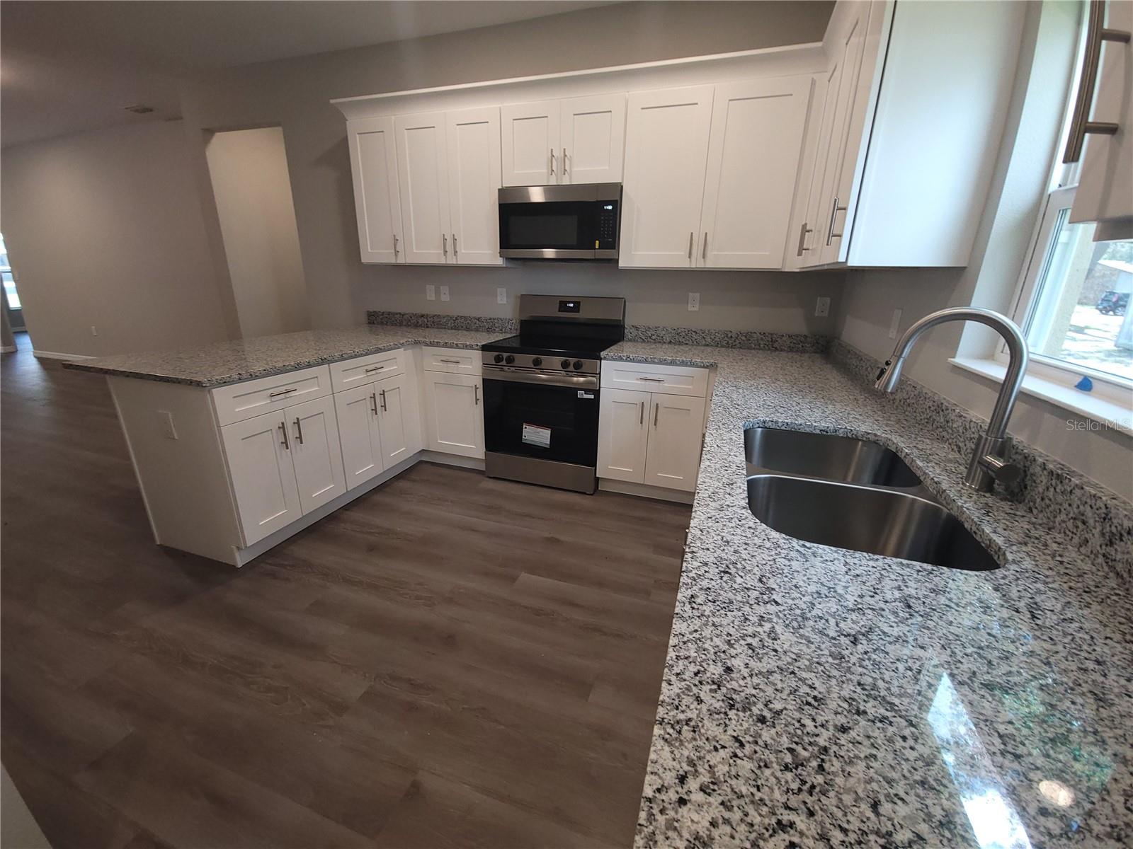 5025 Finders Ct Property Photo 4