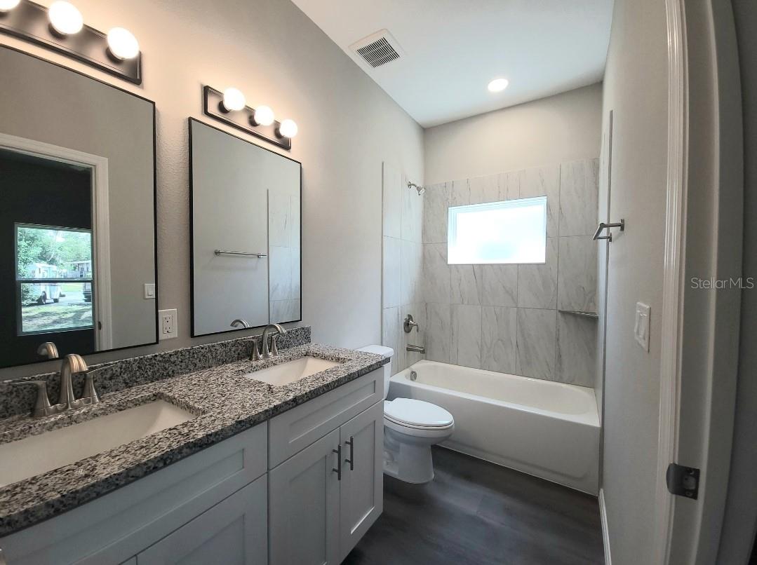 5025 Finders Ct Property Photo 7