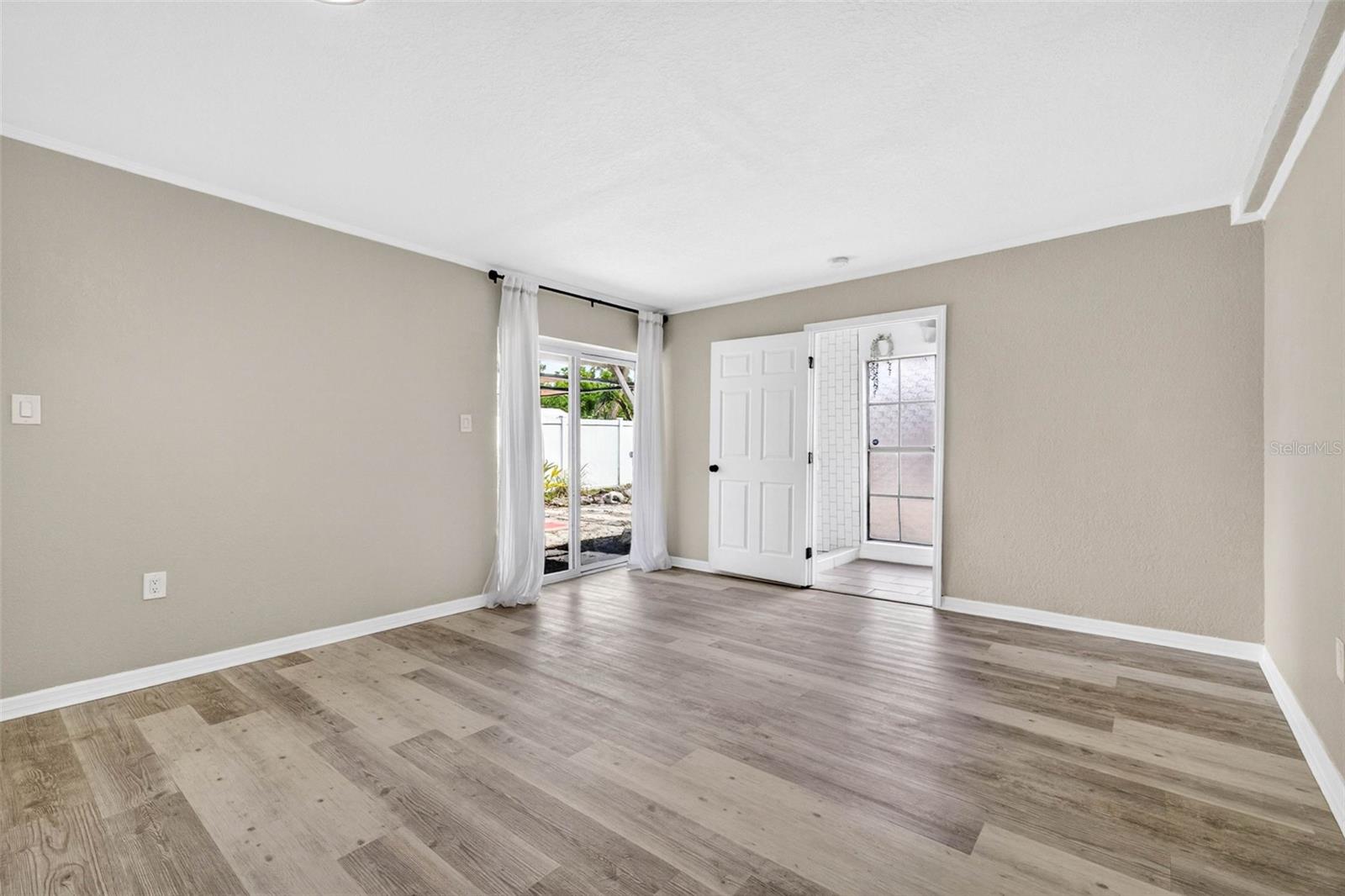 1601 E Paris St Property Photo 27