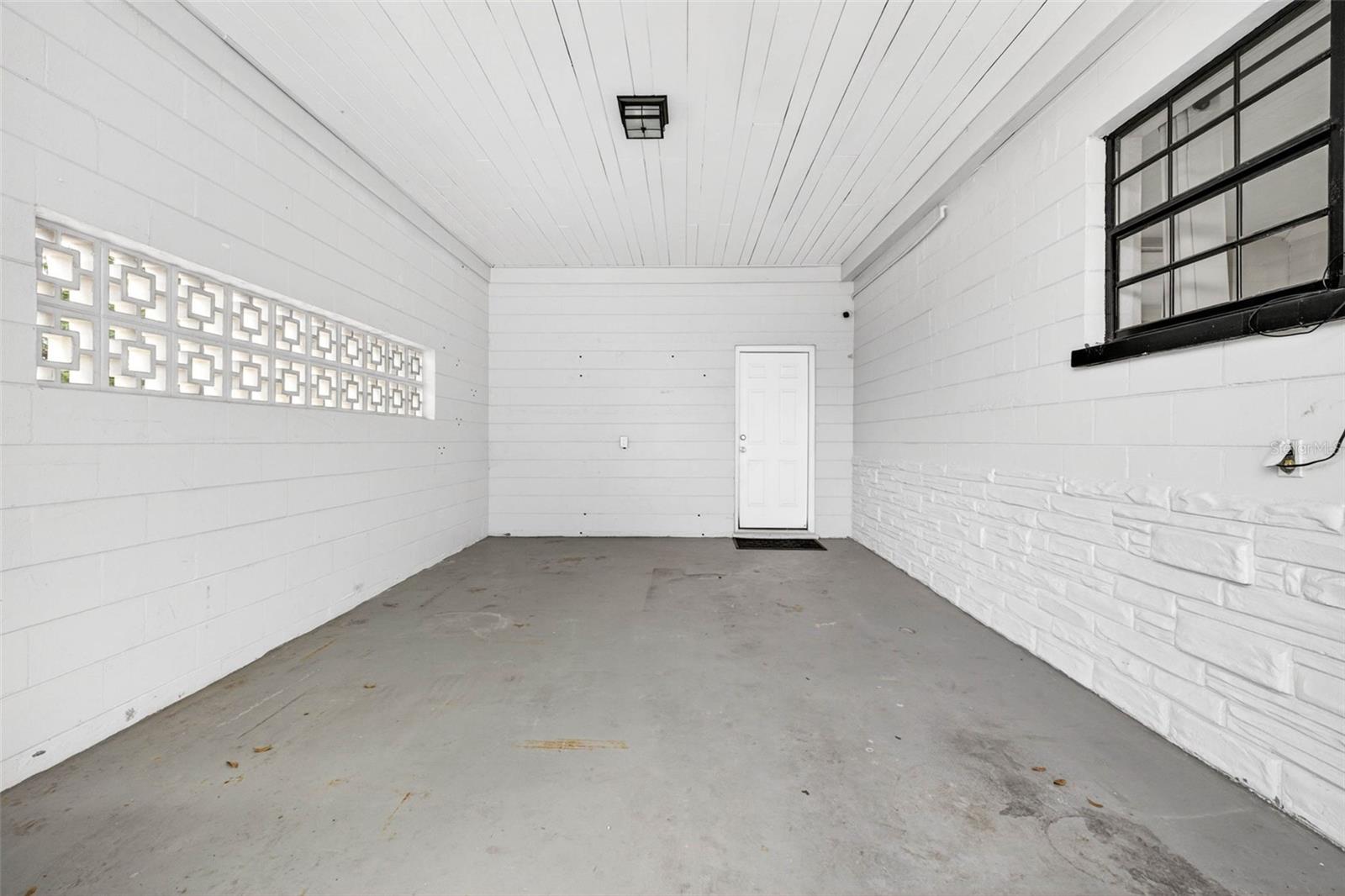 1601 E Paris St Property Photo 40
