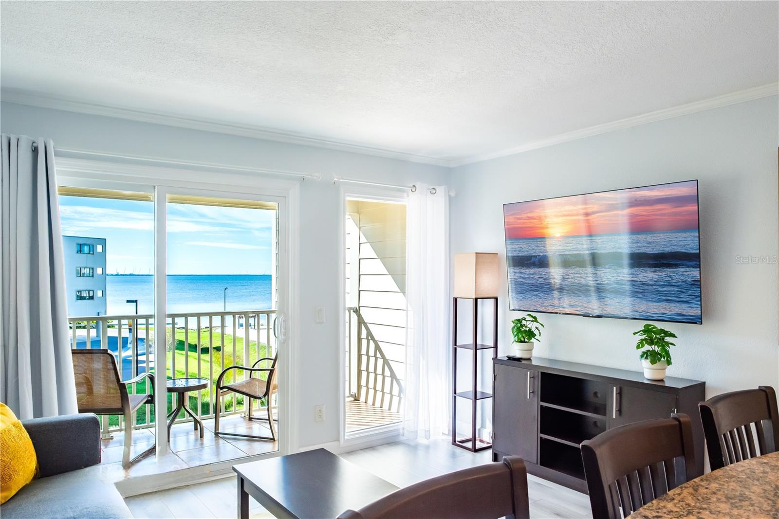 2506 N Rocky Point Dr #301 Property Photo 2