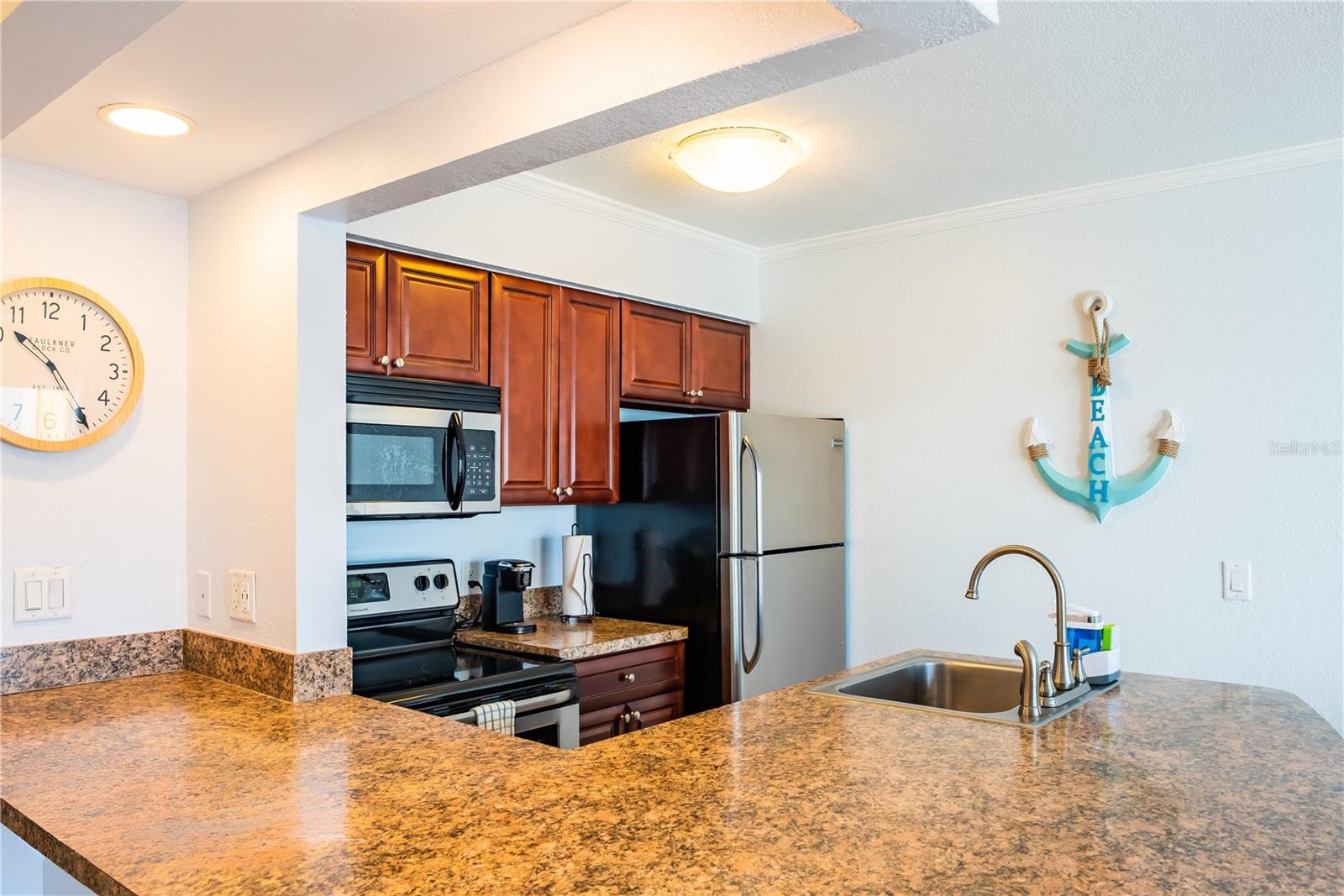 2506 N Rocky Point Dr #301 Property Photo 8