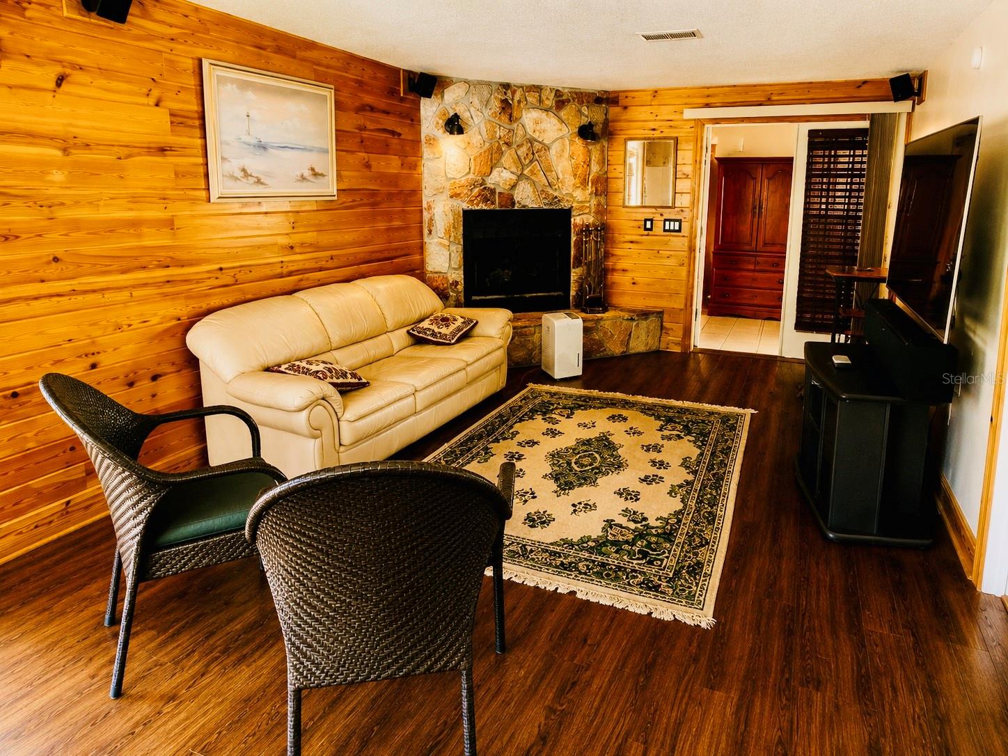 403 Cottage Cir E #403 Property Photo 3
