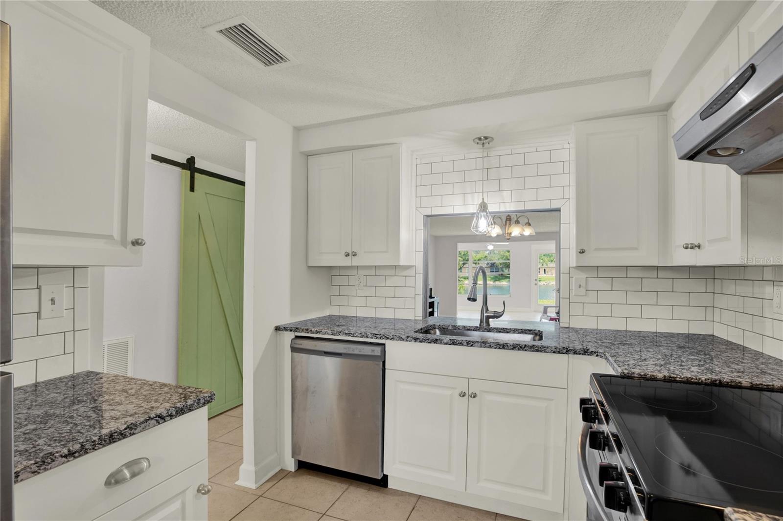 4115 Hampton Dr #n/a Property Photo 3