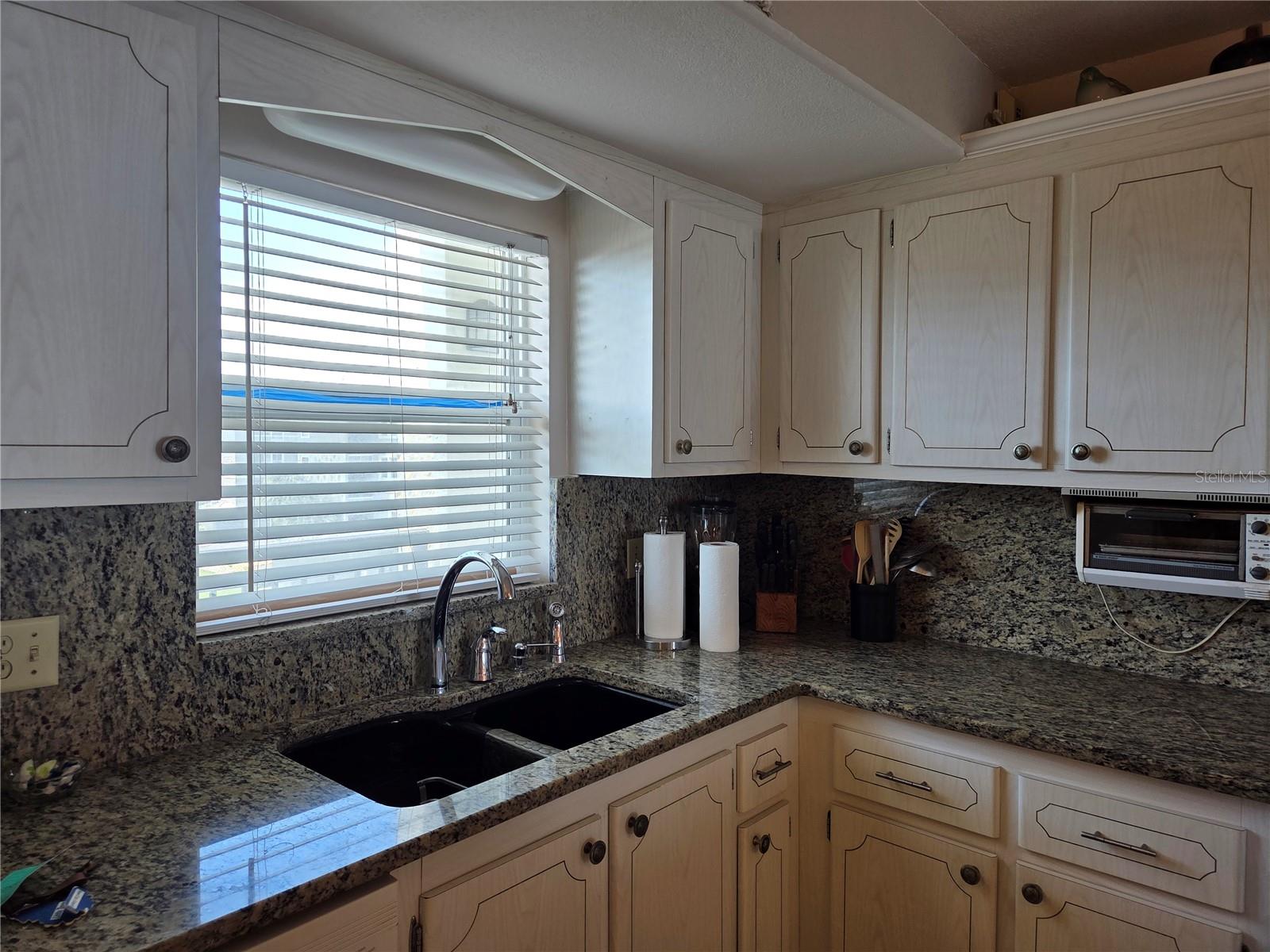 9 Haig Pl #405 Property Photo 7