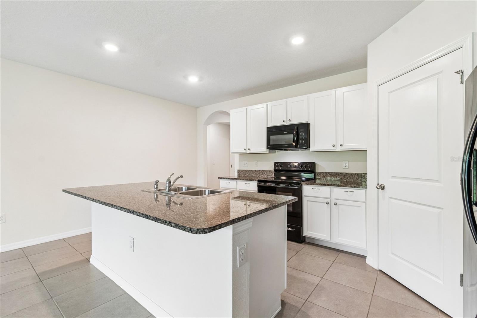 35525 Stella Vast Dr Property Photo 24