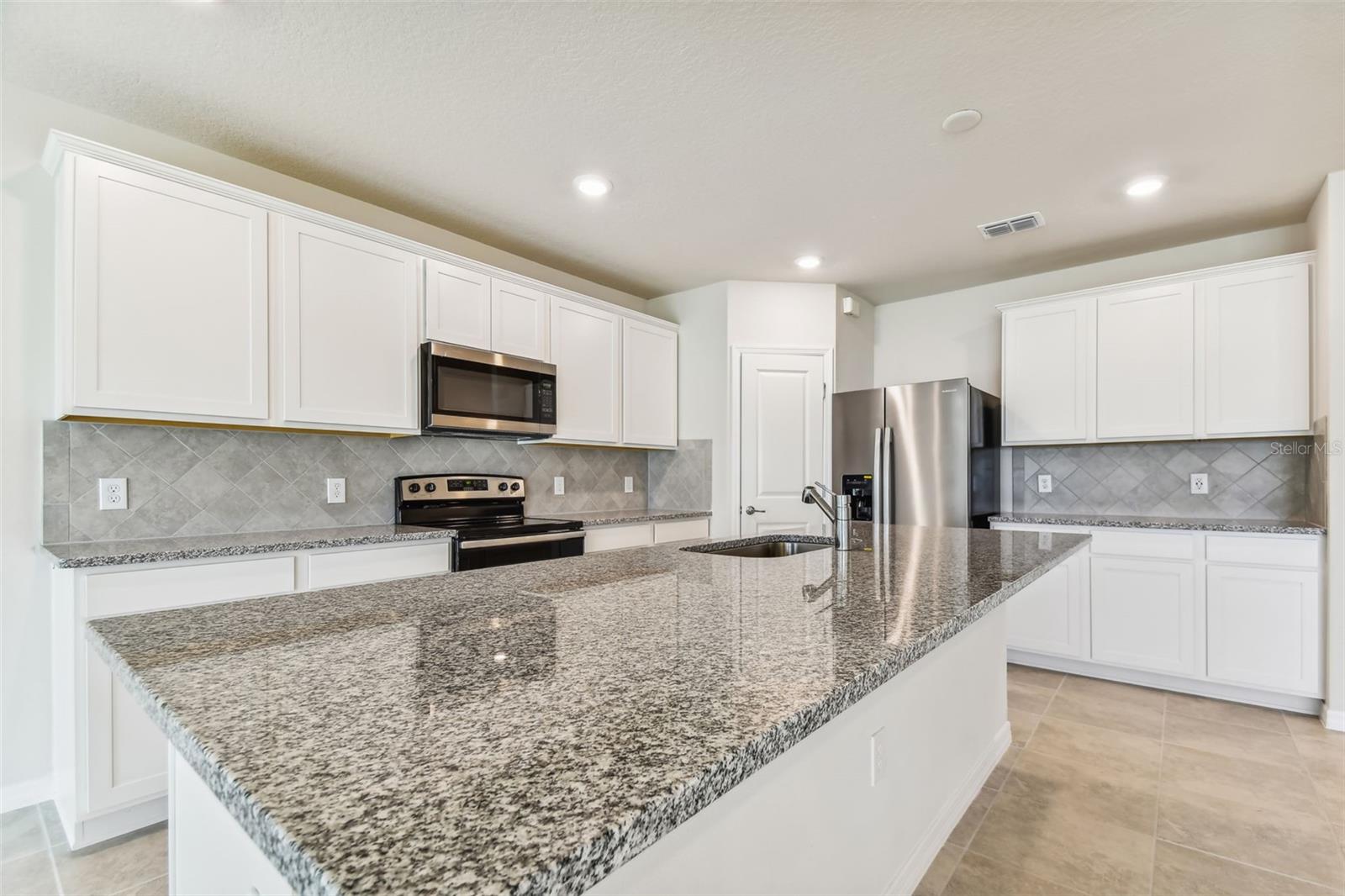 11126 Sycamore Glen Loop Property Photo 4