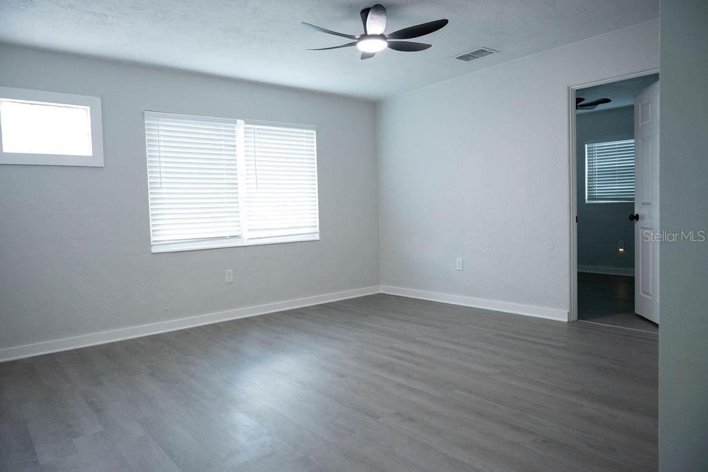 5480 70th Ln N Property Photo 5