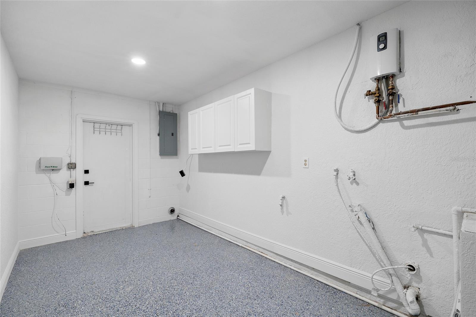 5901 Denver St Ne Property Photo 29