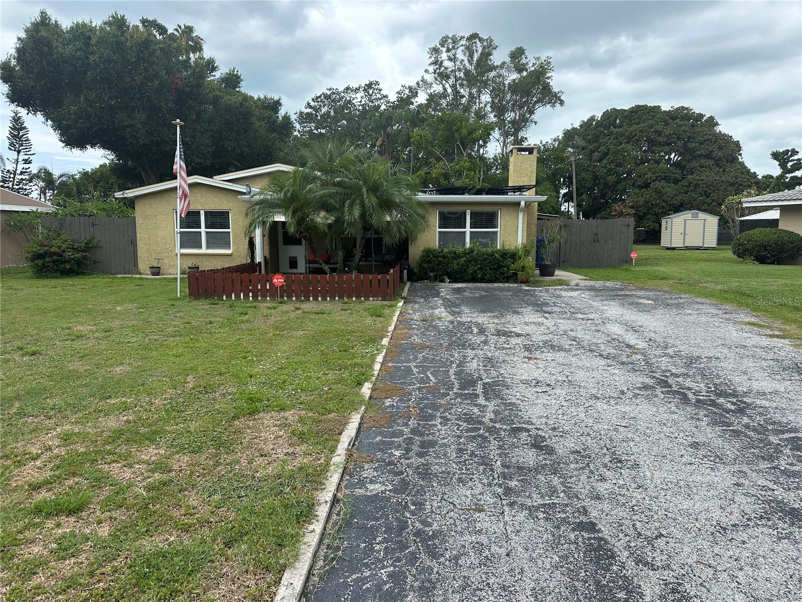 721 Oleander Way S Property Photo 33