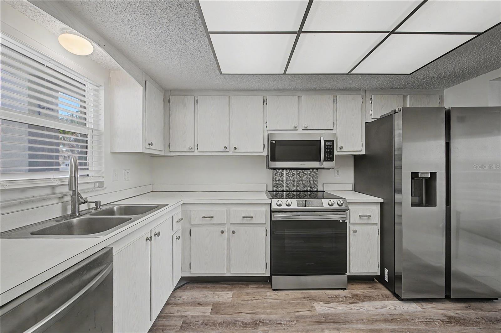 9 Forbes Pl #205 Property Photo 7