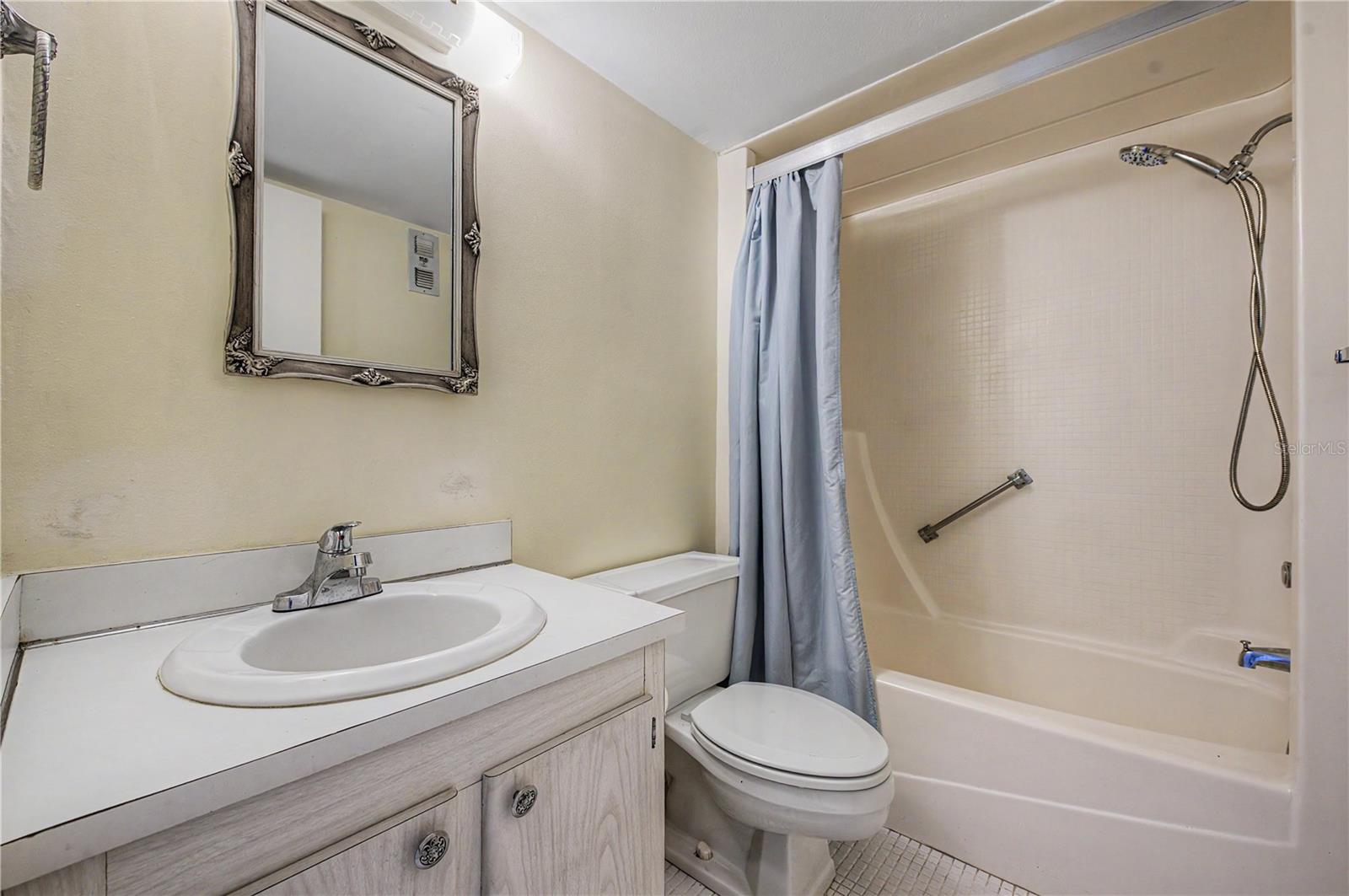 9 Forbes Pl #205 Property Photo 12